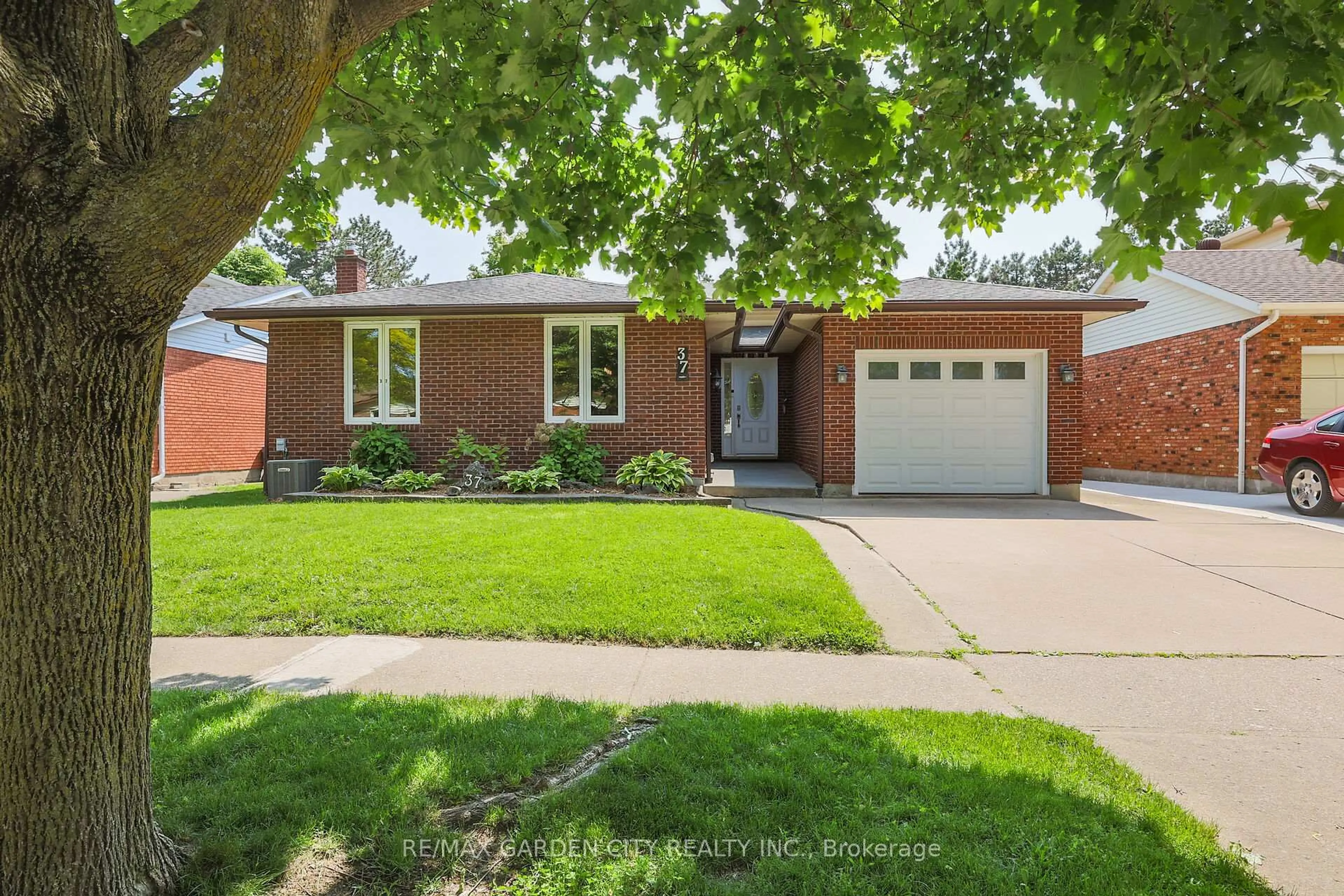 Home with brick exterior material, street for 37 The Meadows St, St. Catharines Ontario L2N 7K8