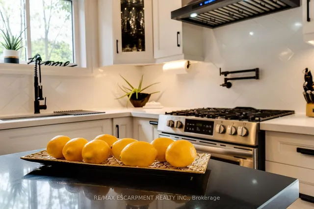Additional property image - 56 Highcliffe Ave