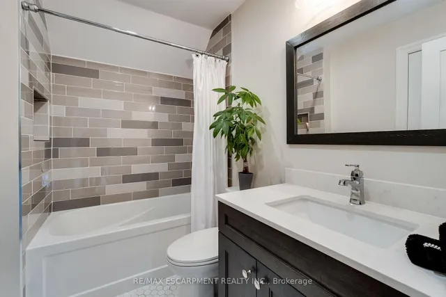 Additional property image - 56 Highcliffe Ave