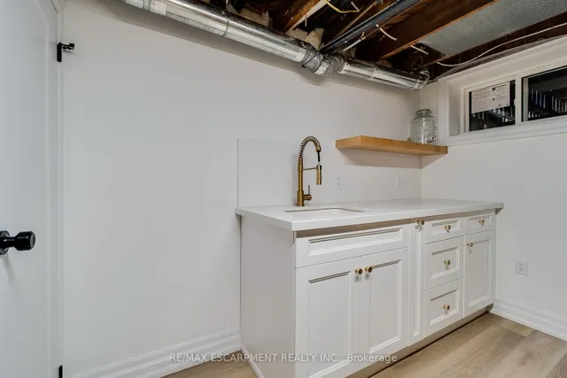 Additional property image - 56 Highcliffe Ave