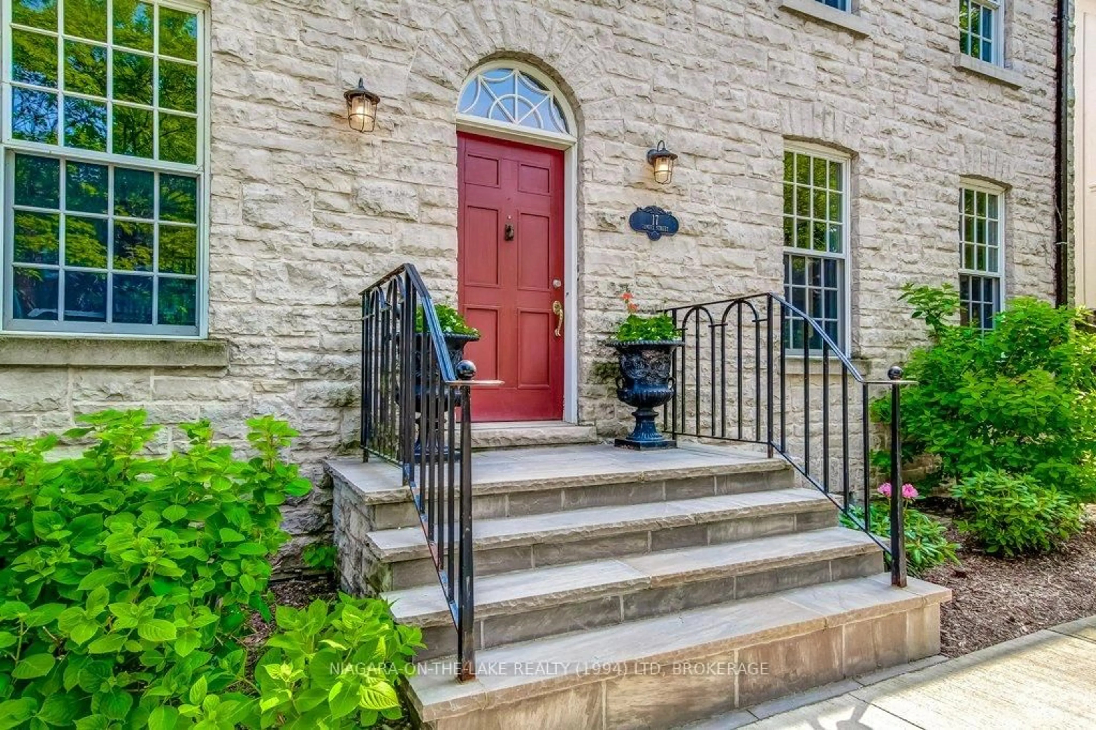Unknown for 17 Samuel St, Niagara-on-the-Lake Ontario L0S 1J0