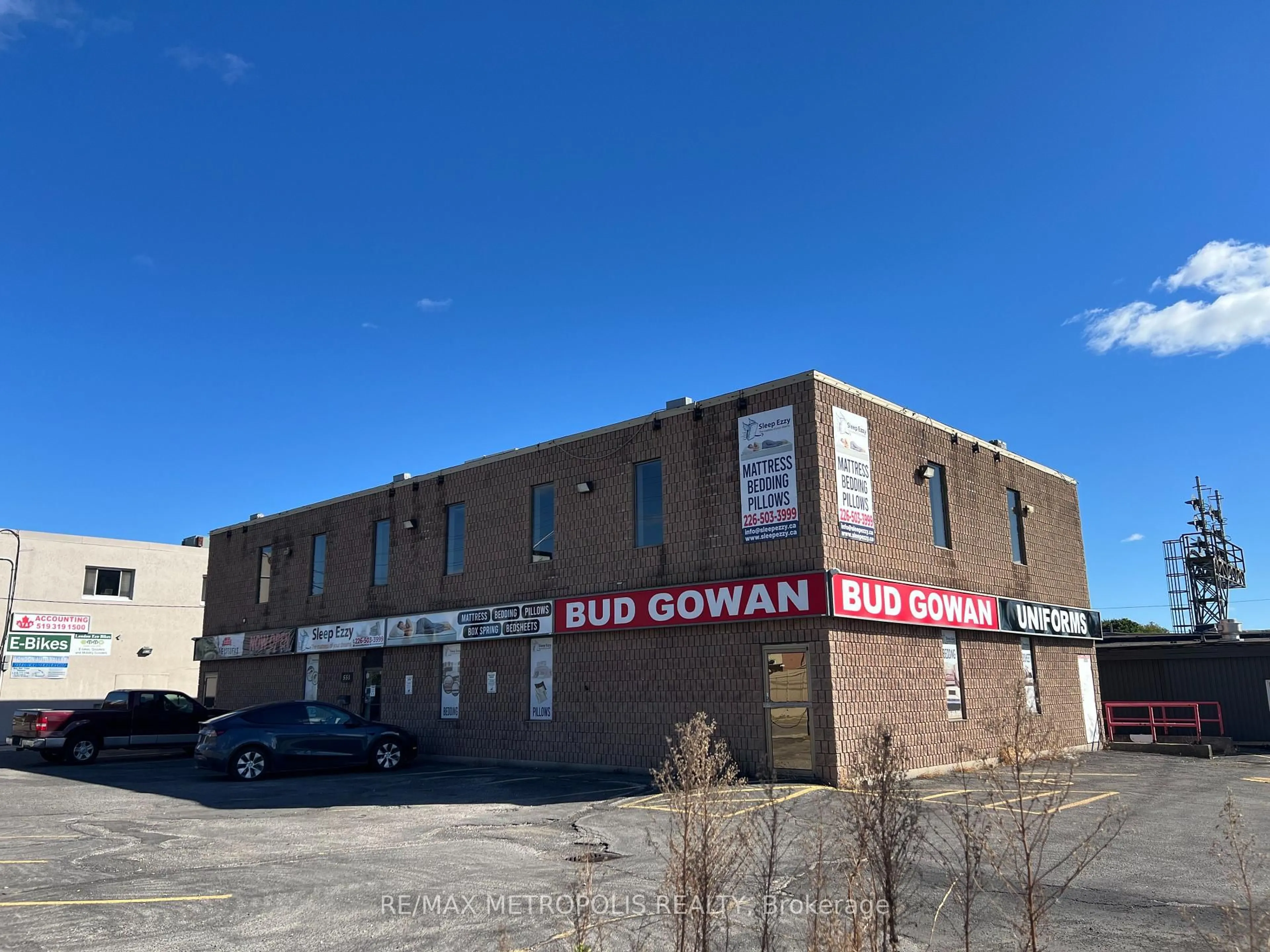 Unknown for 1830 Dumont St #101, London East Ontario N5W 2S1