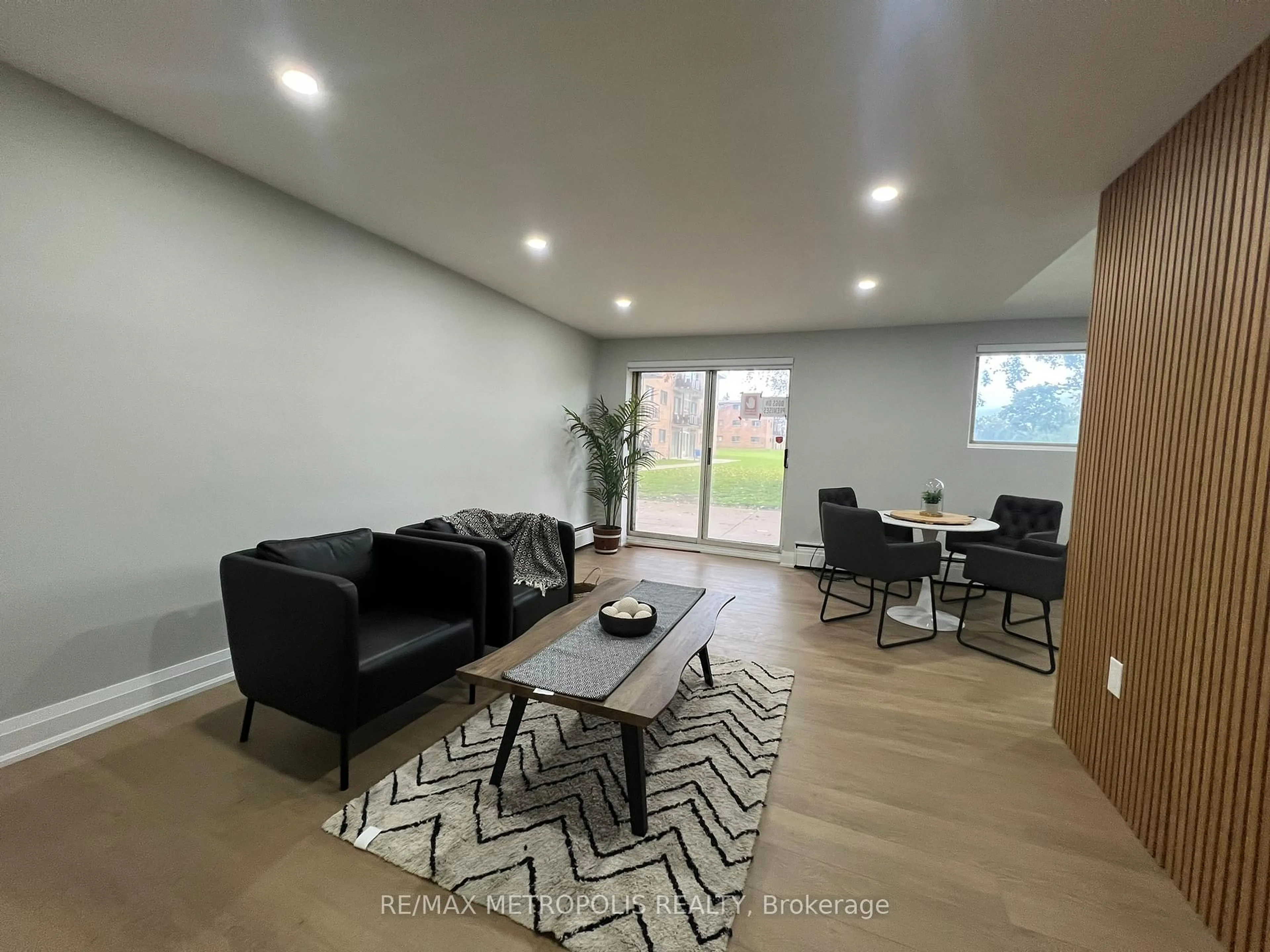A pic of a room for 1830 Dumont St #101, London East Ontario N5W 2S1