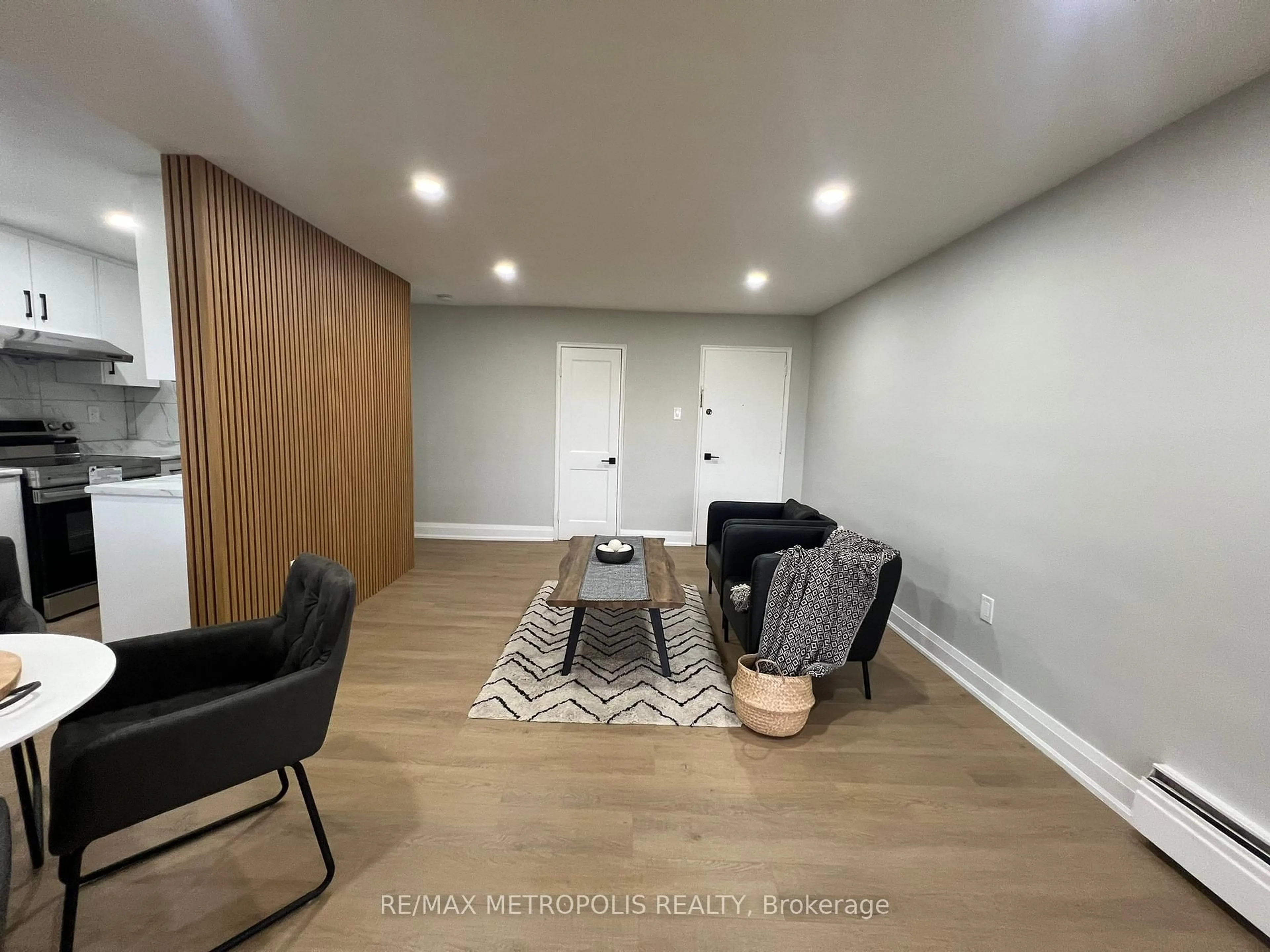 A pic of a room for 1830 Dumont St #101, London East Ontario N5W 2S1