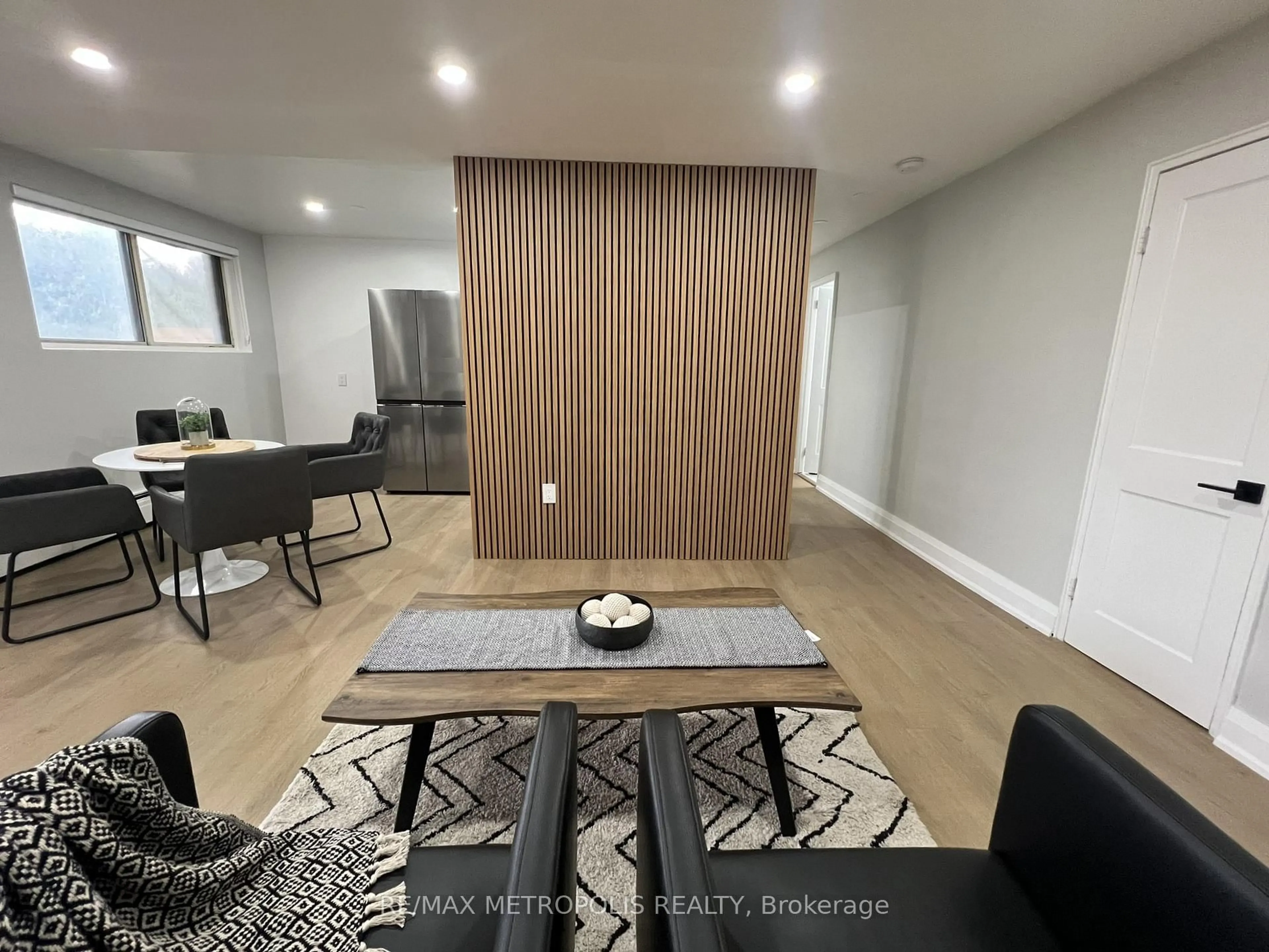 A pic of a room for 1830 Dumont St #101, London East Ontario N5W 2S1