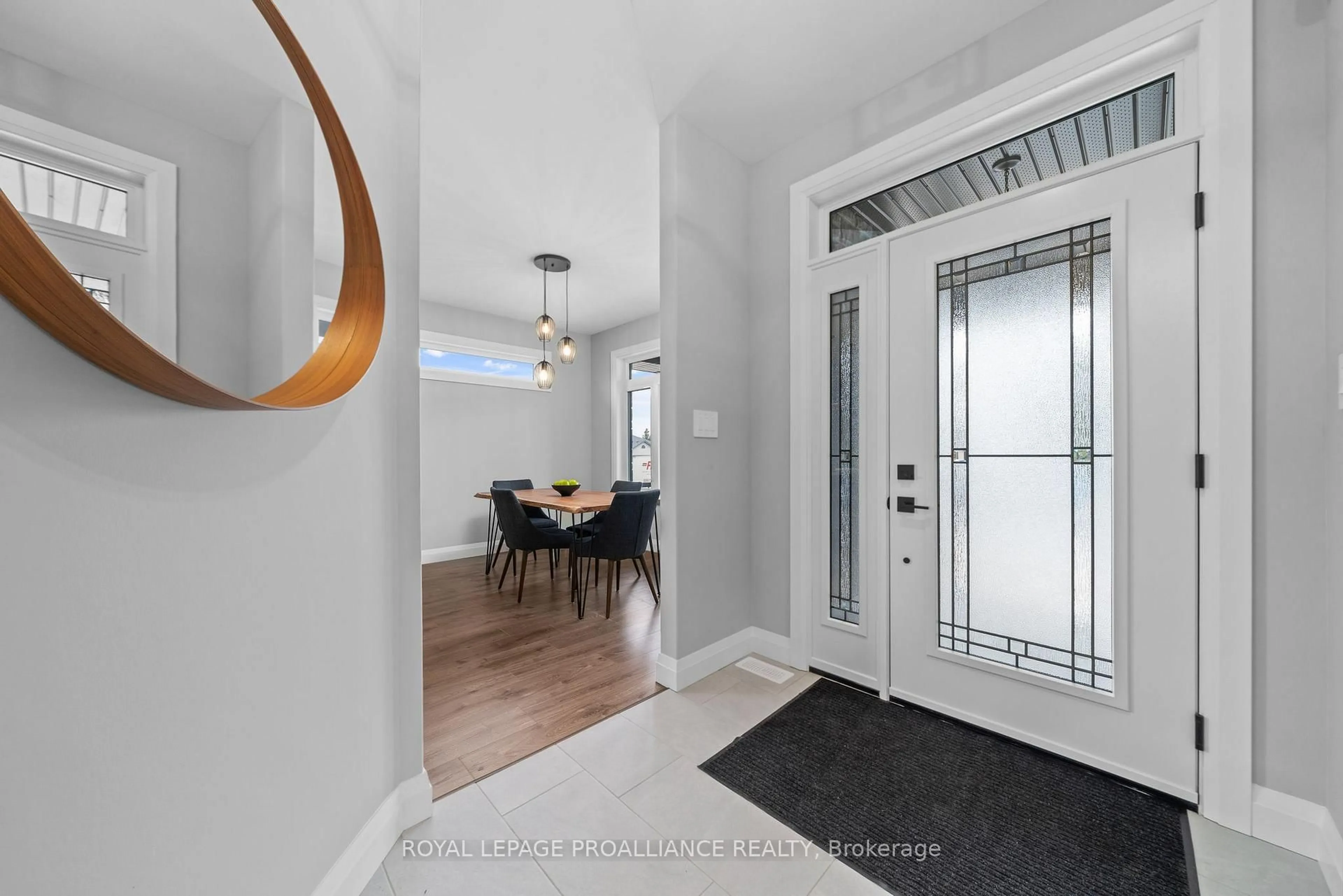 Indoor entryway for 30 MacKenzie john Cres, Brighton Ontario K0K 1H0