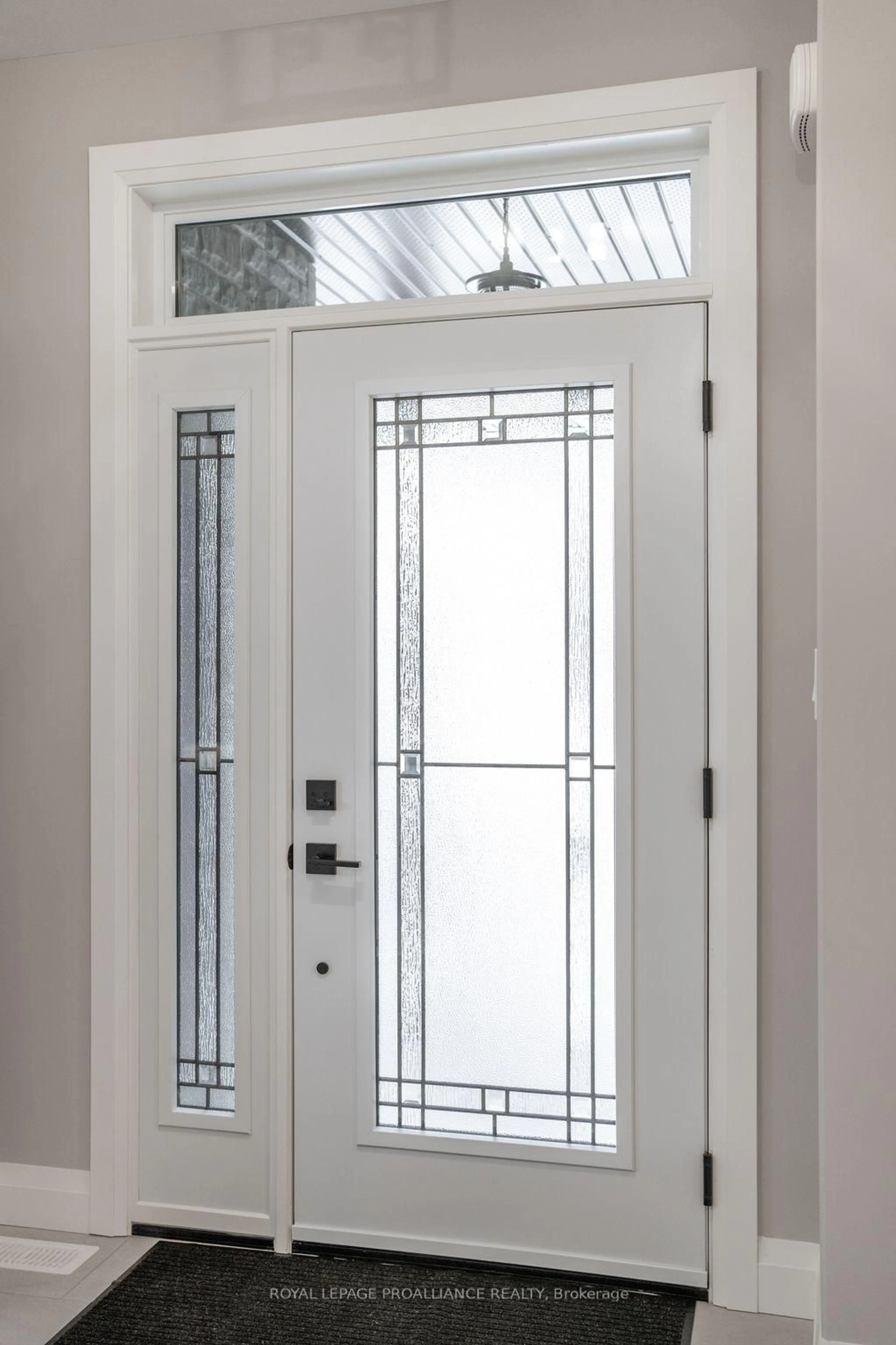 Indoor entryway for 30 MacKenzie john Cres, Brighton Ontario K0K 1H0