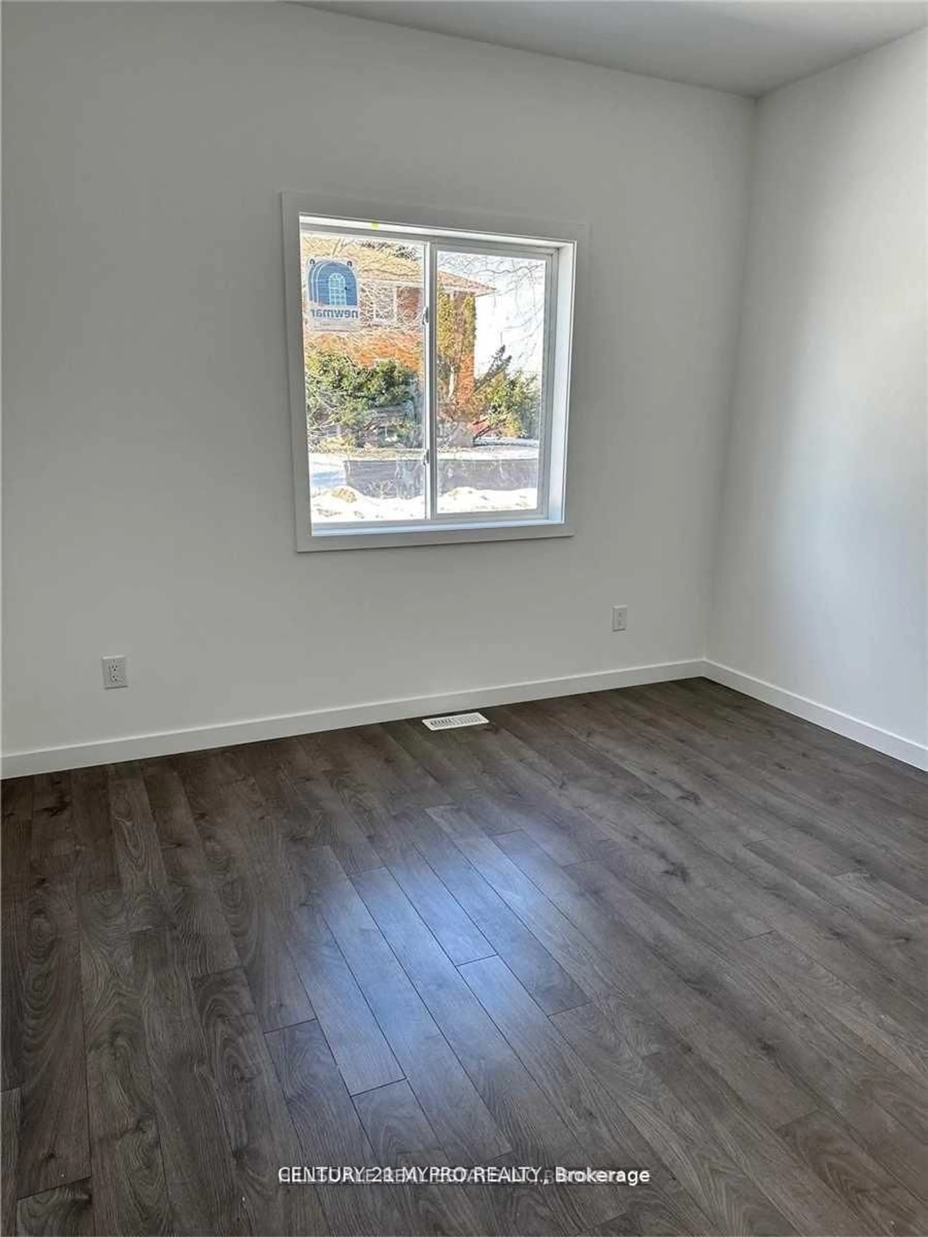 A pic of a room for 326 Chaffey St, Welland Ontario L3B 0K4