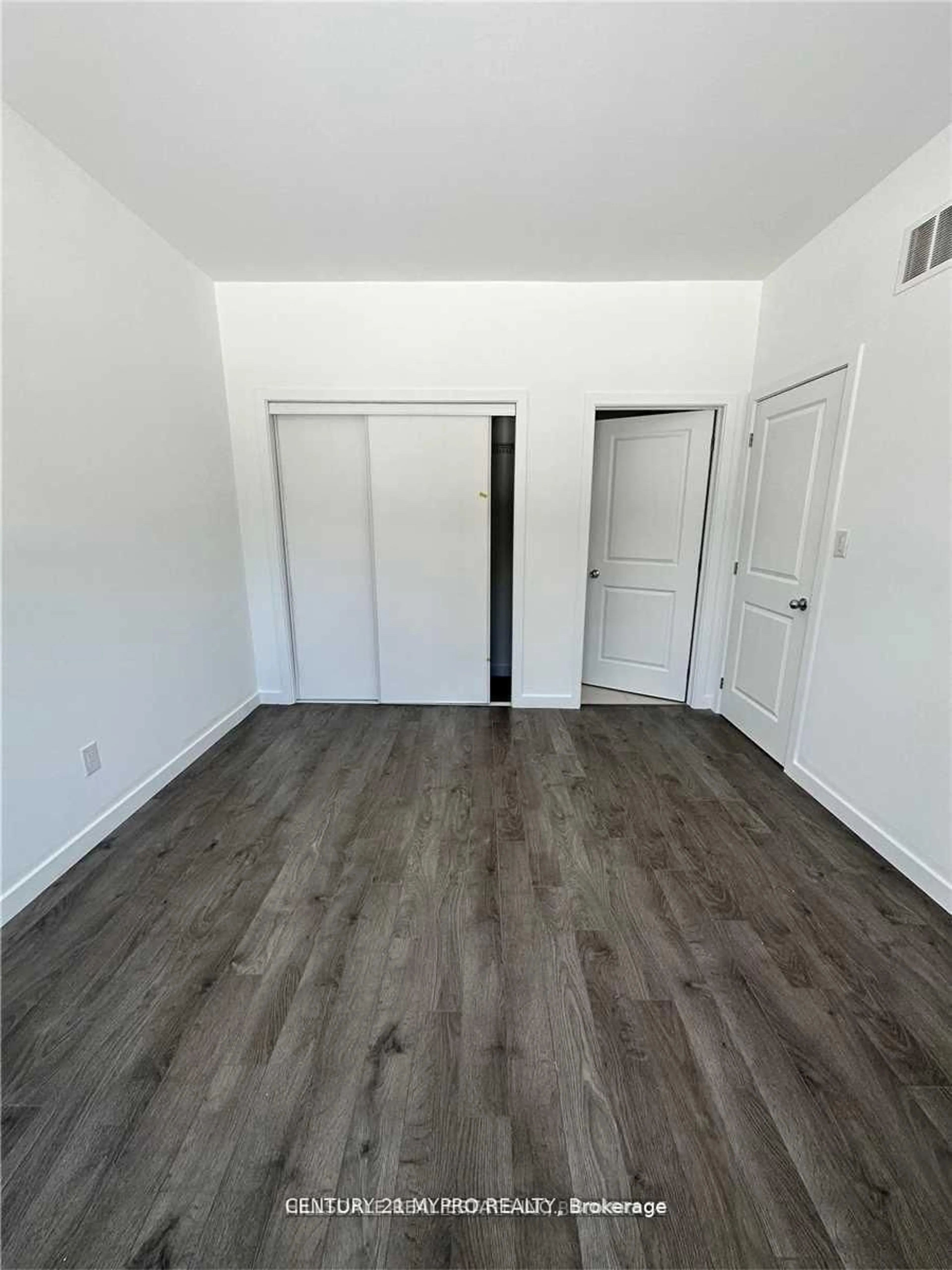 A pic of a room for 326 Chaffey St, Welland Ontario L3B 0K4