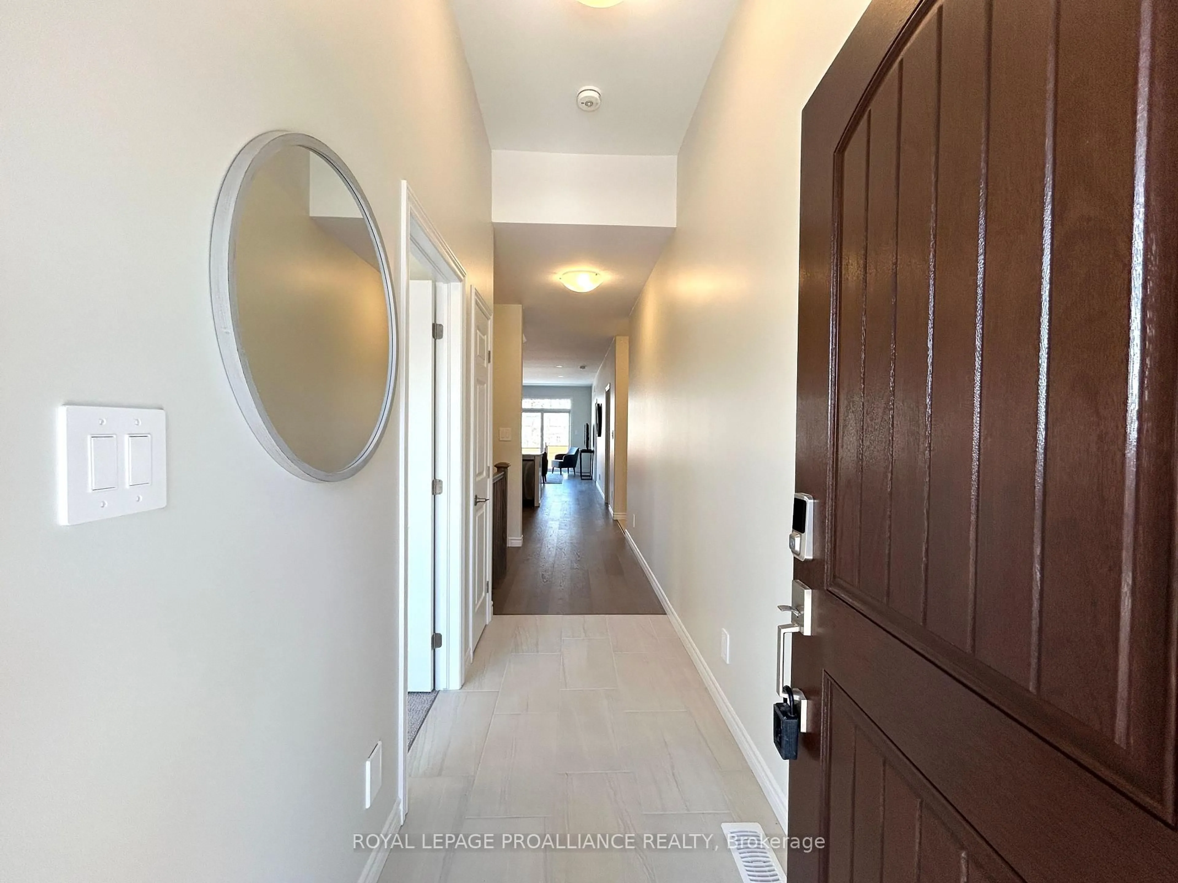 Indoor entryway for 99 Cloverleaf Dr #4, Belleville Ontario K8N 4Z5