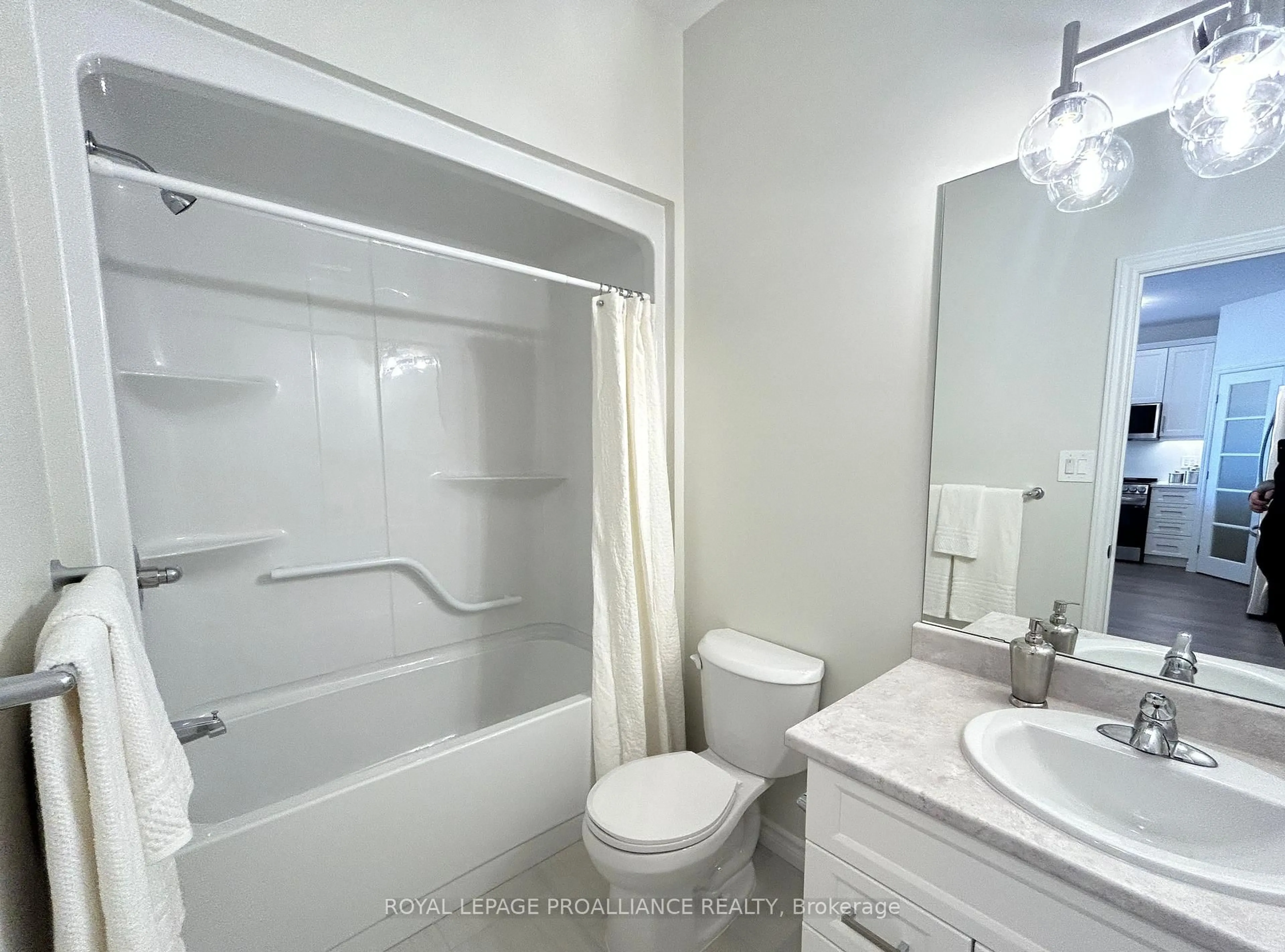 Standard bathroom, unknown for 99 Cloverleaf Dr #4, Belleville Ontario K8N 4Z5