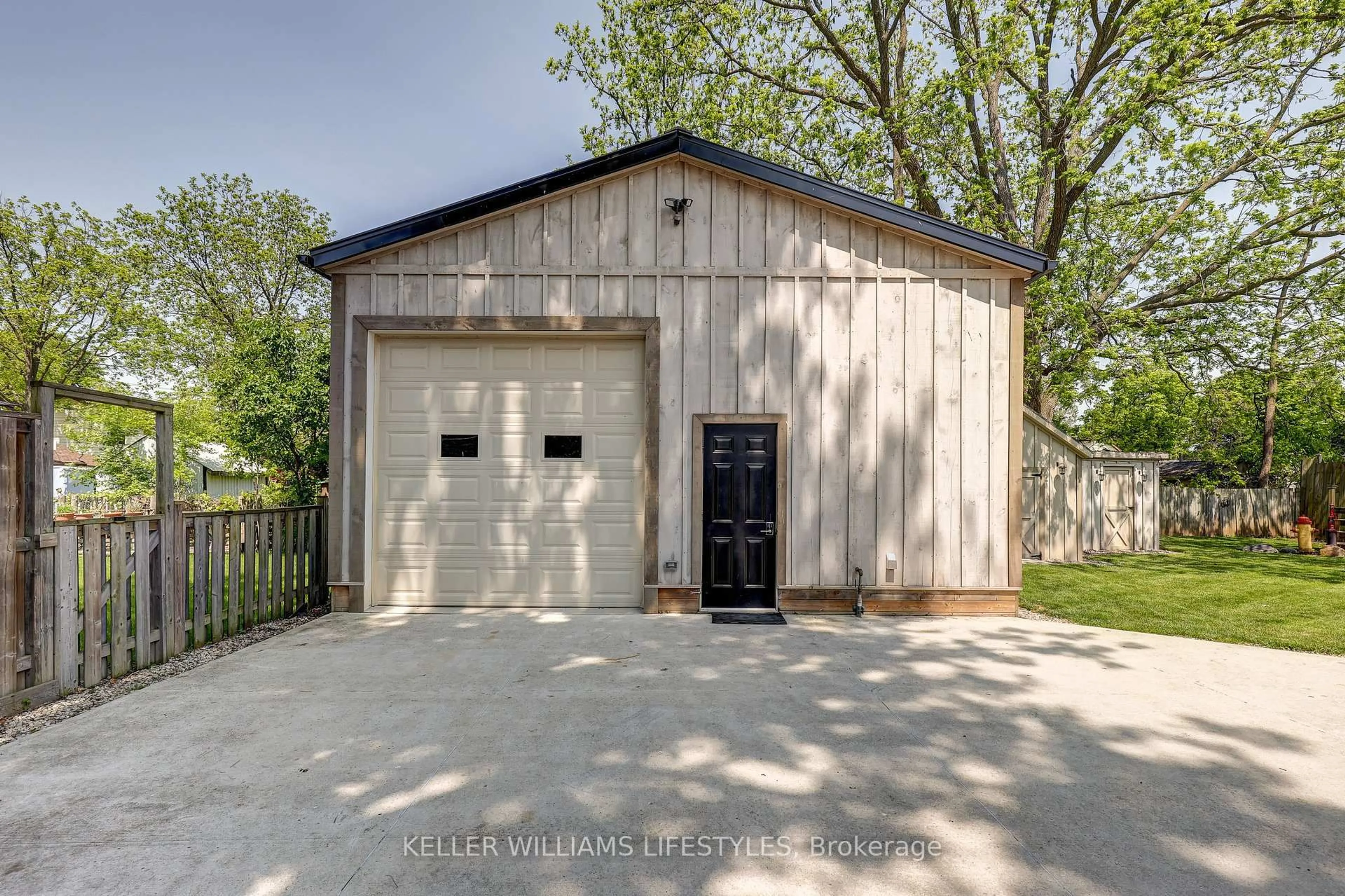 Shed for 22738 Thames Rd, Southwest Middlesex Ontario N0L 1A0