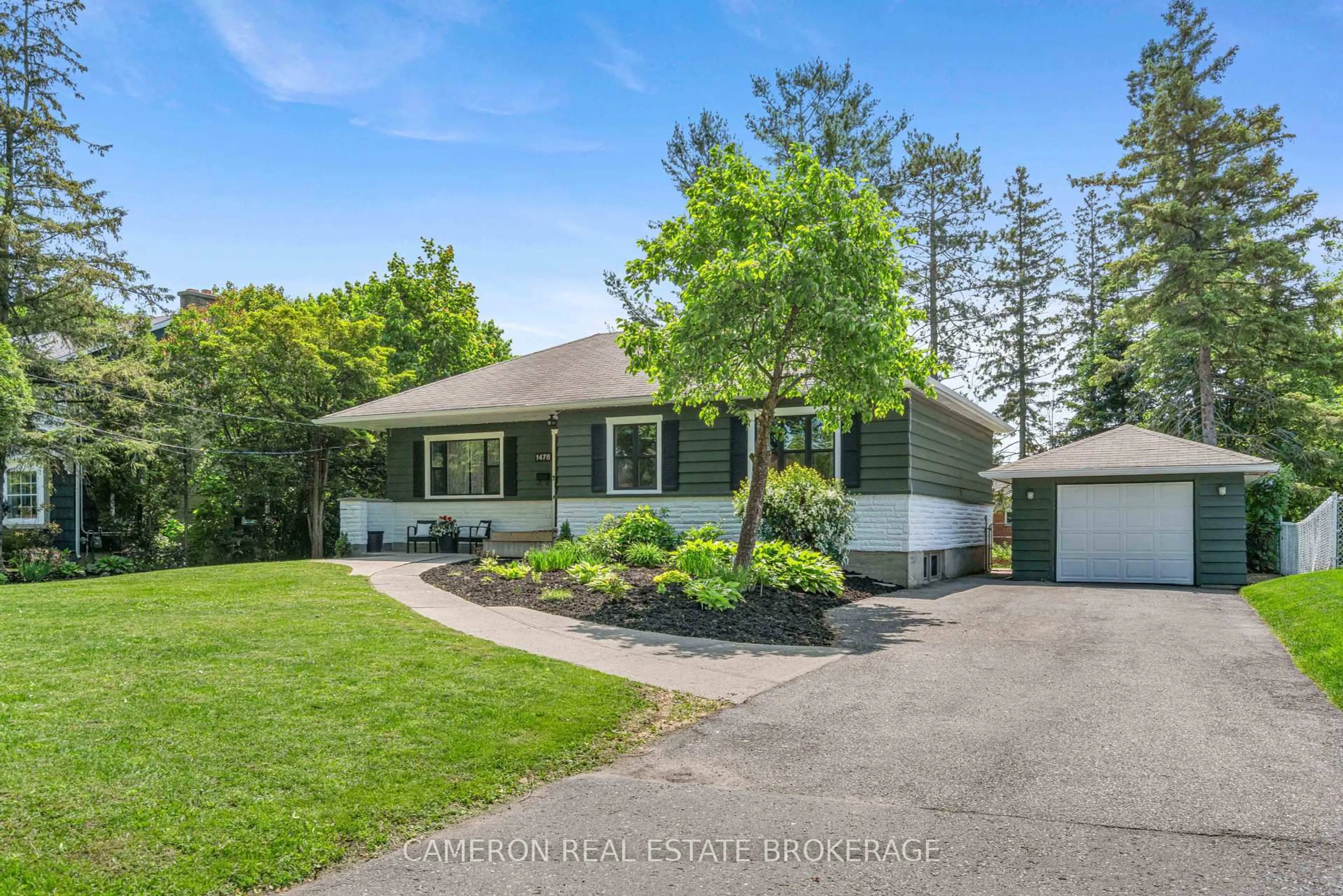 A pic from outside/outdoor area/front of a property/back of a property/a pic from drone, street for 1478 Dover Rd, Cornwall Ontario K6J 1V5