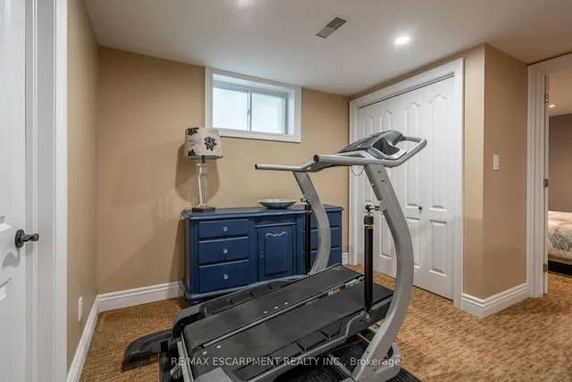 Additional property image - 979 Garden Lane