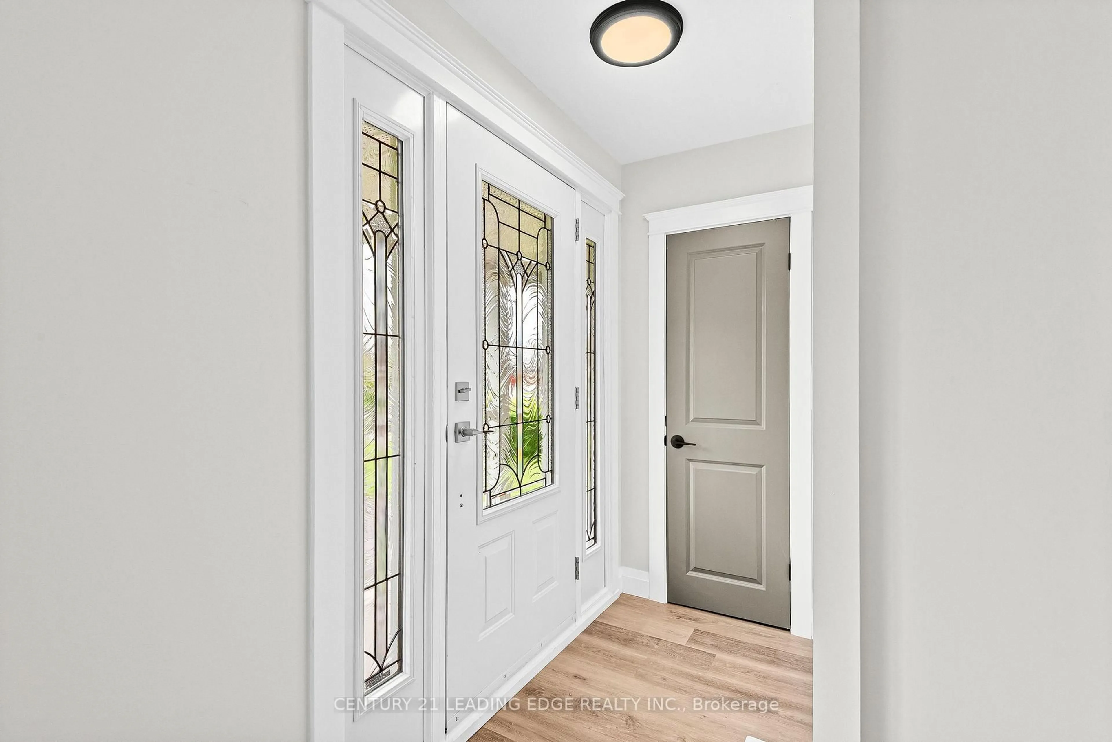 Indoor entryway for 675 Hayden Cres, Cobourg Ontario K9A 2V4