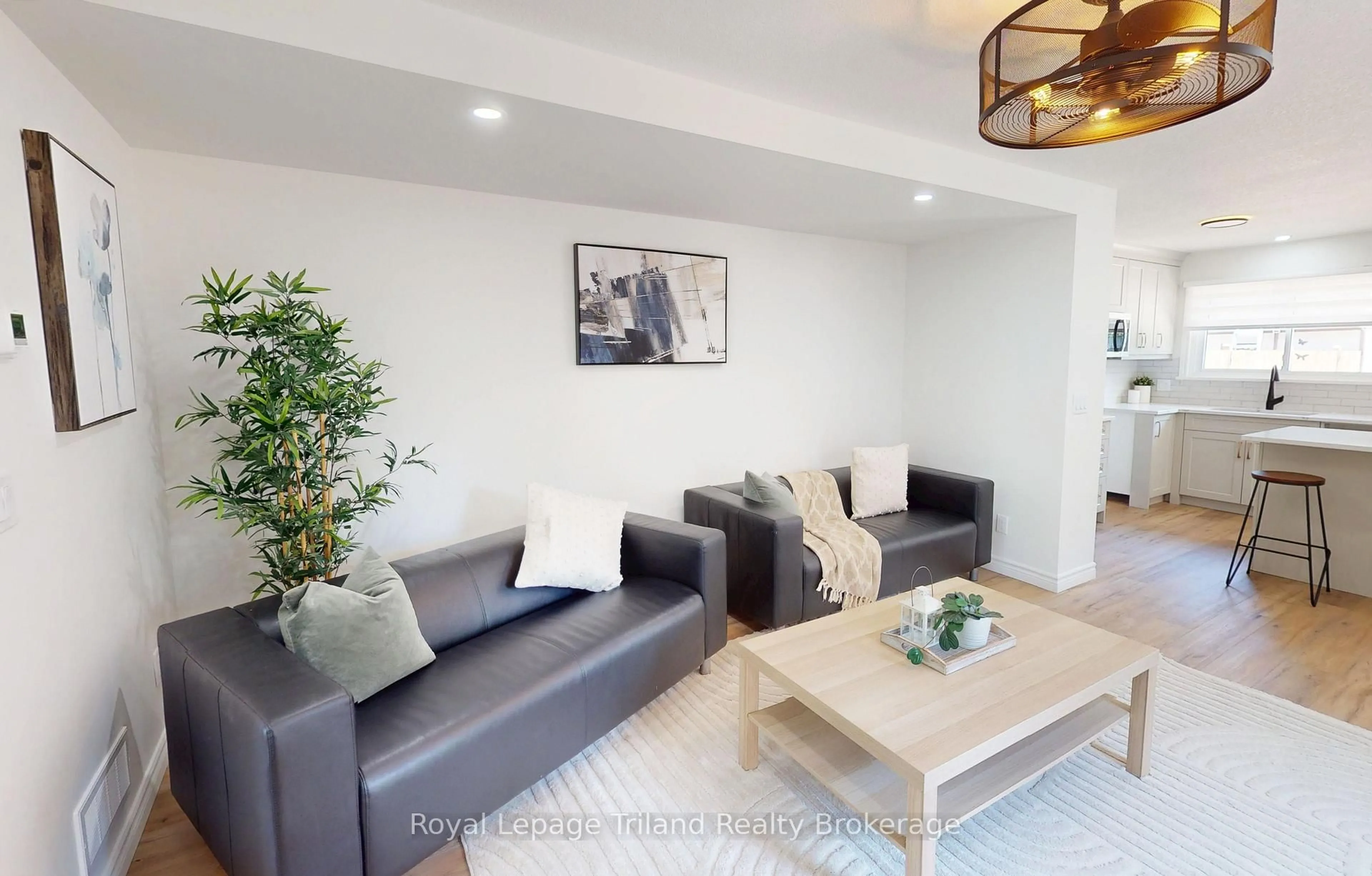 Living room with furniture, unknown for 1018 Warwick St, Woodstock Ontario N4S 4S2