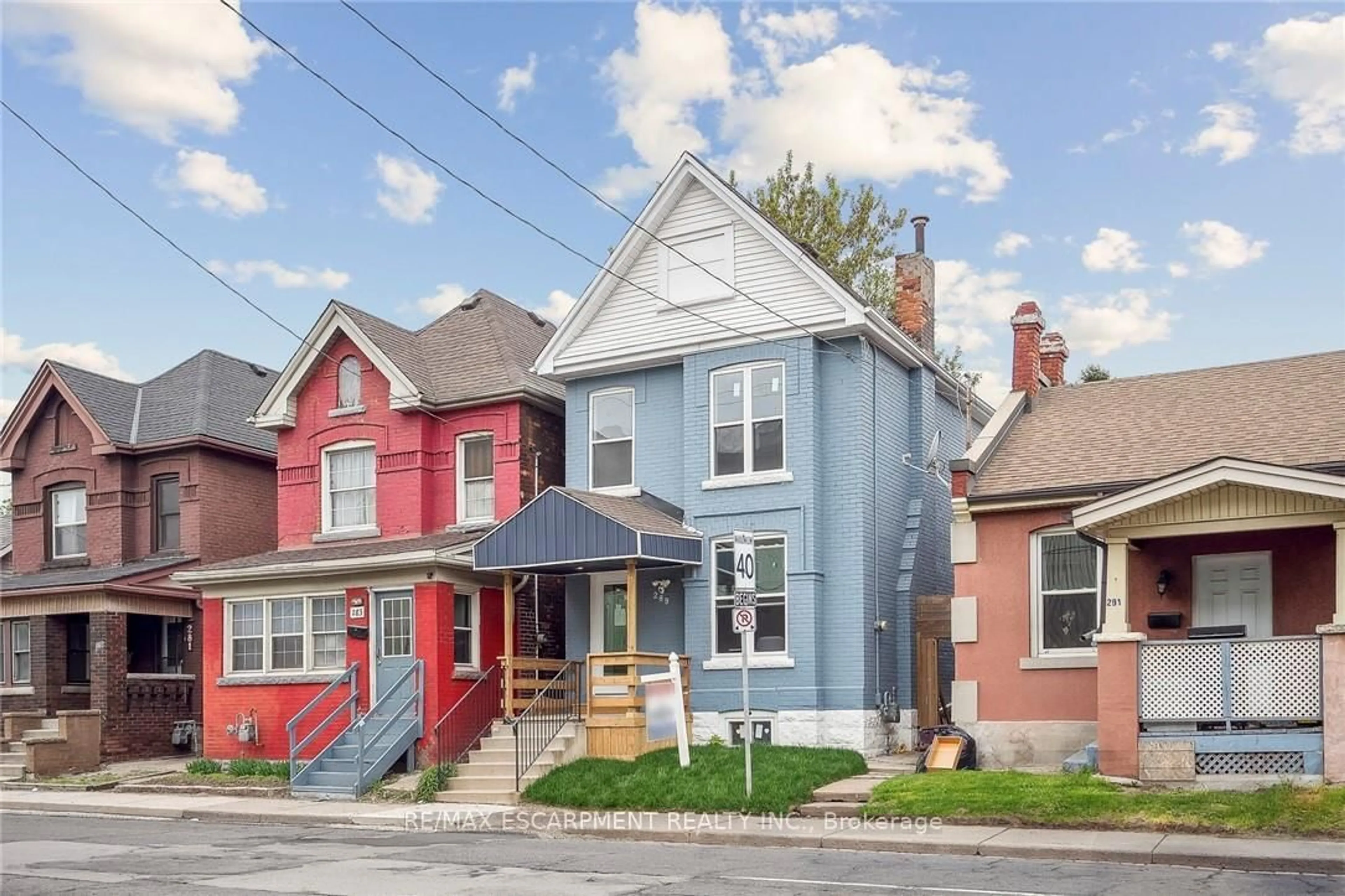 Home with brick exterior material, street for 289 Wentworth St, Hamilton Ontario L8L 5V9
