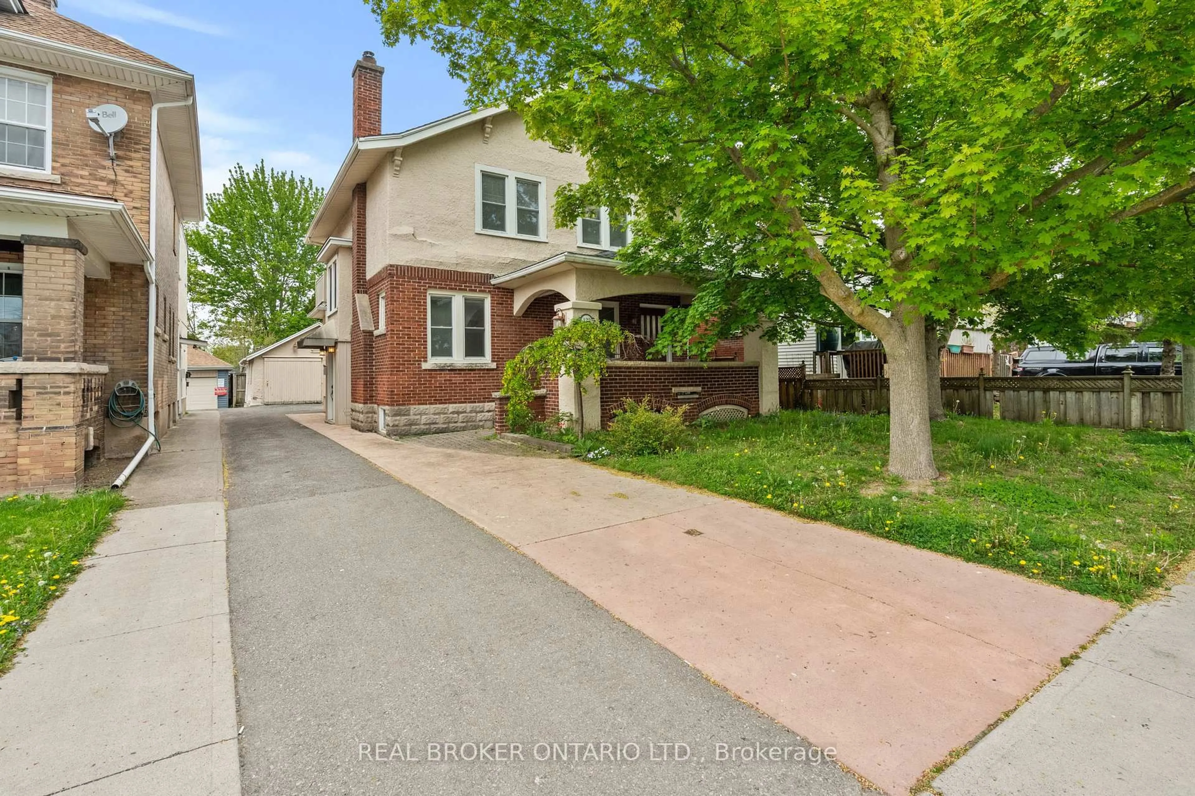 Home with brick exterior material, street for 122 Dorothy St, Welland Ontario L3B 3V9