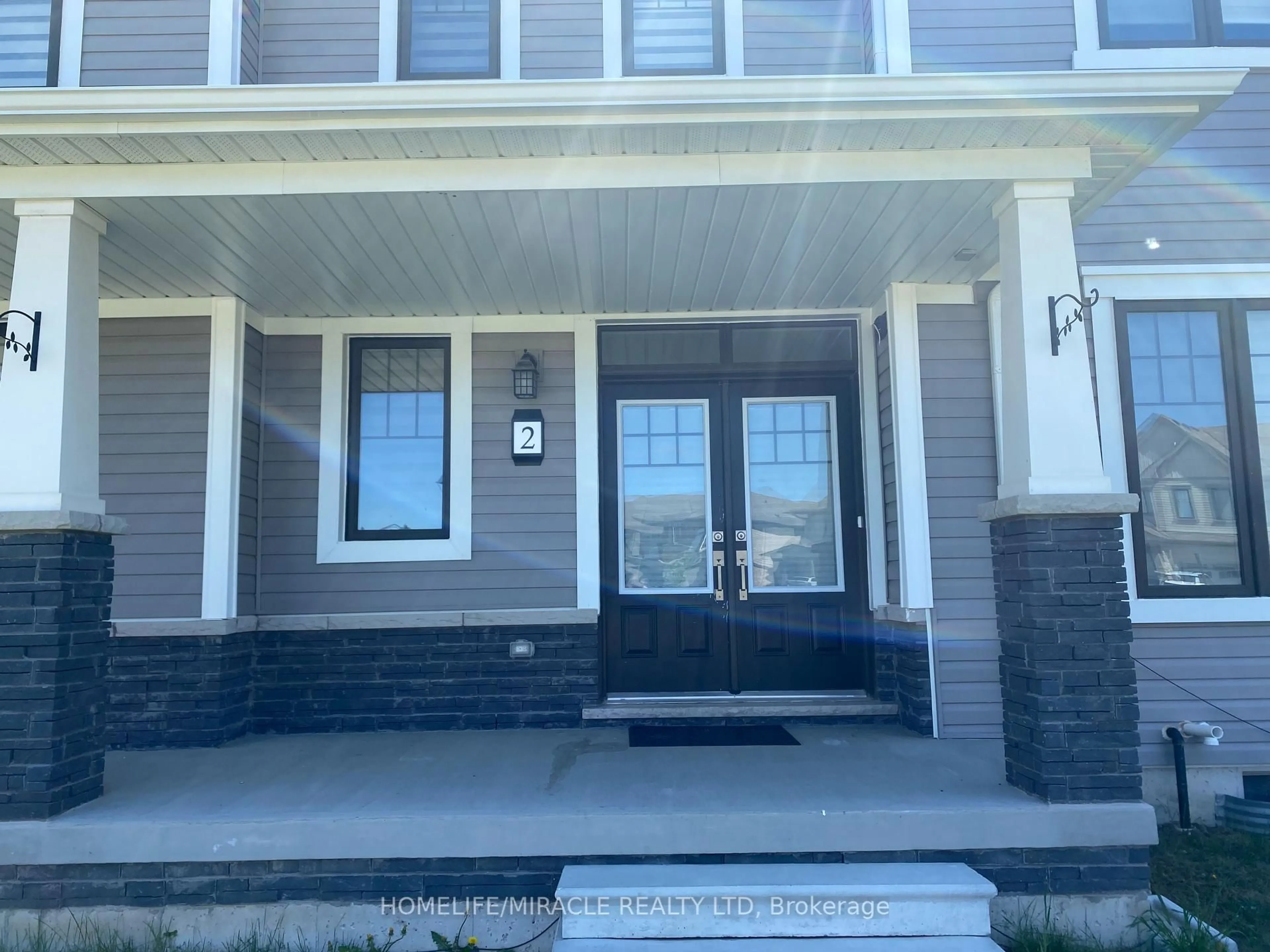 Indoor entryway for 2 Cahill Dr, Brantford Ontario N3T 0V5