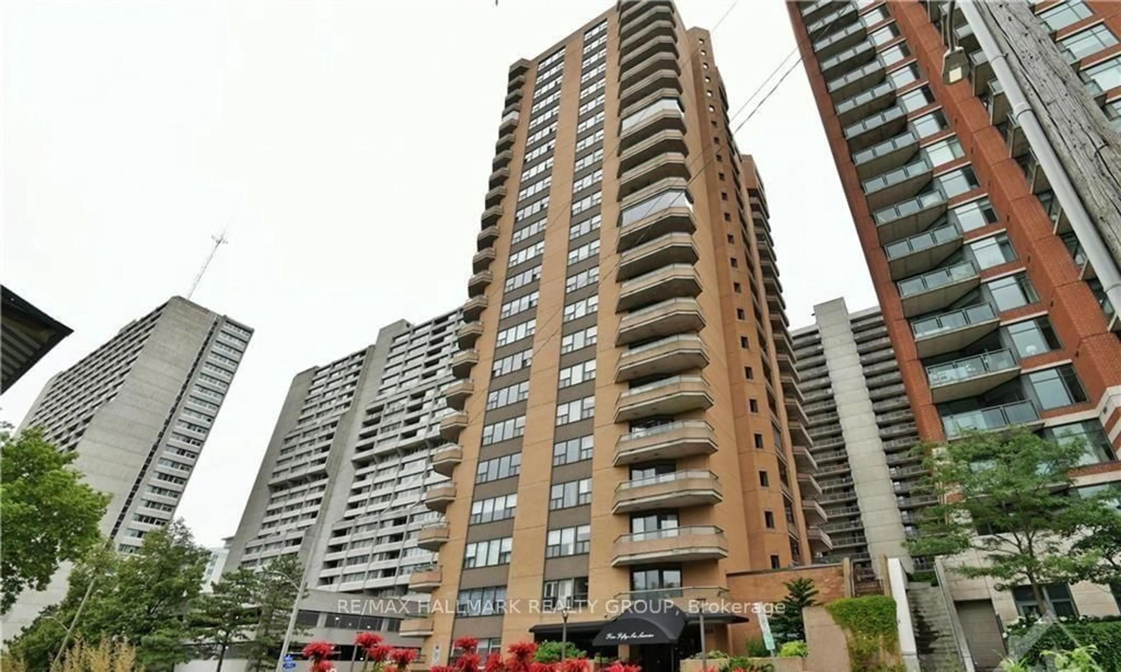 Patio, unknown for 556 Laurier Ave #1004, Ottawa Ontario K1R 7X2