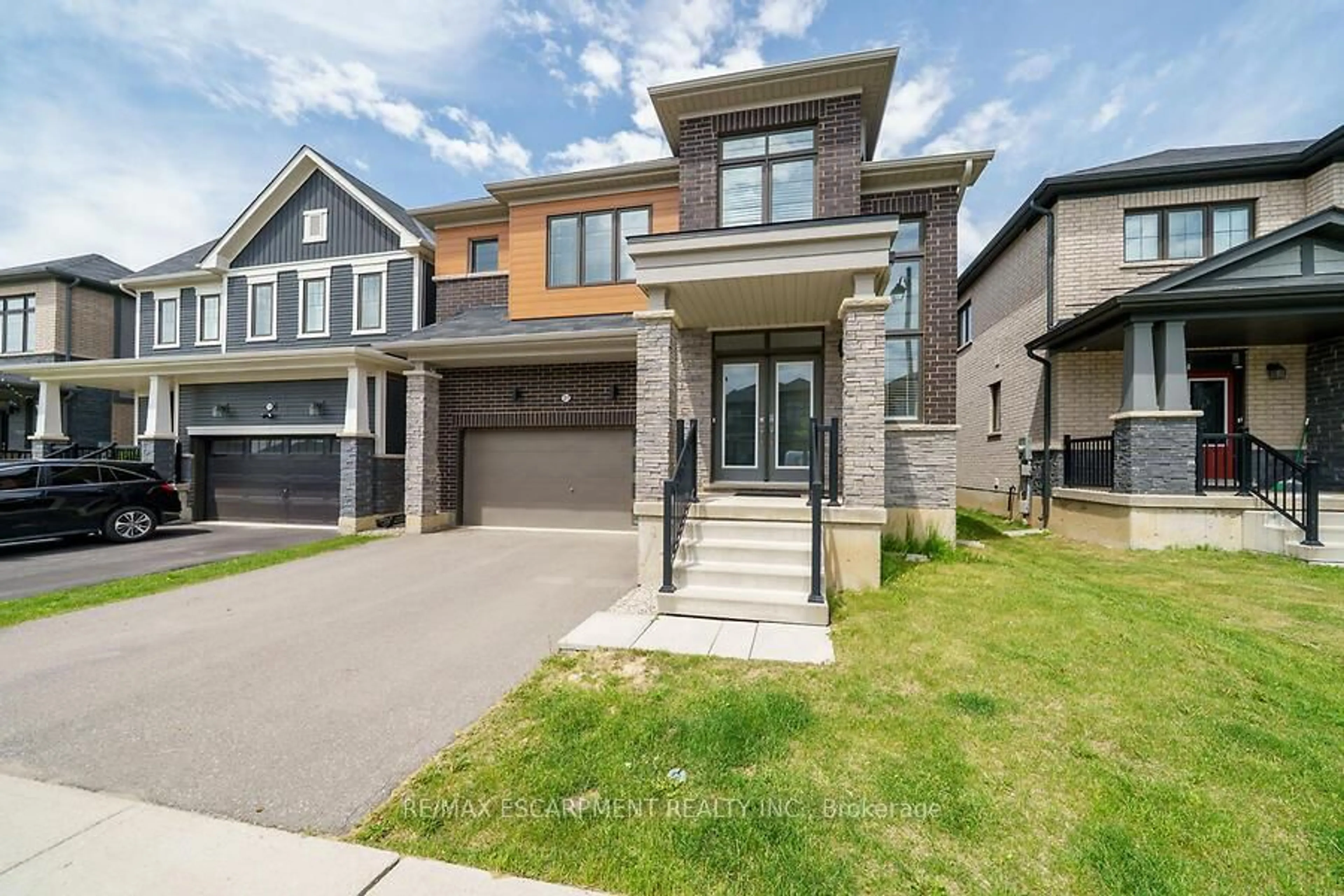 Home with brick exterior material, street for 21 Lillian Way, Haldimand Ontario N3W 0C6