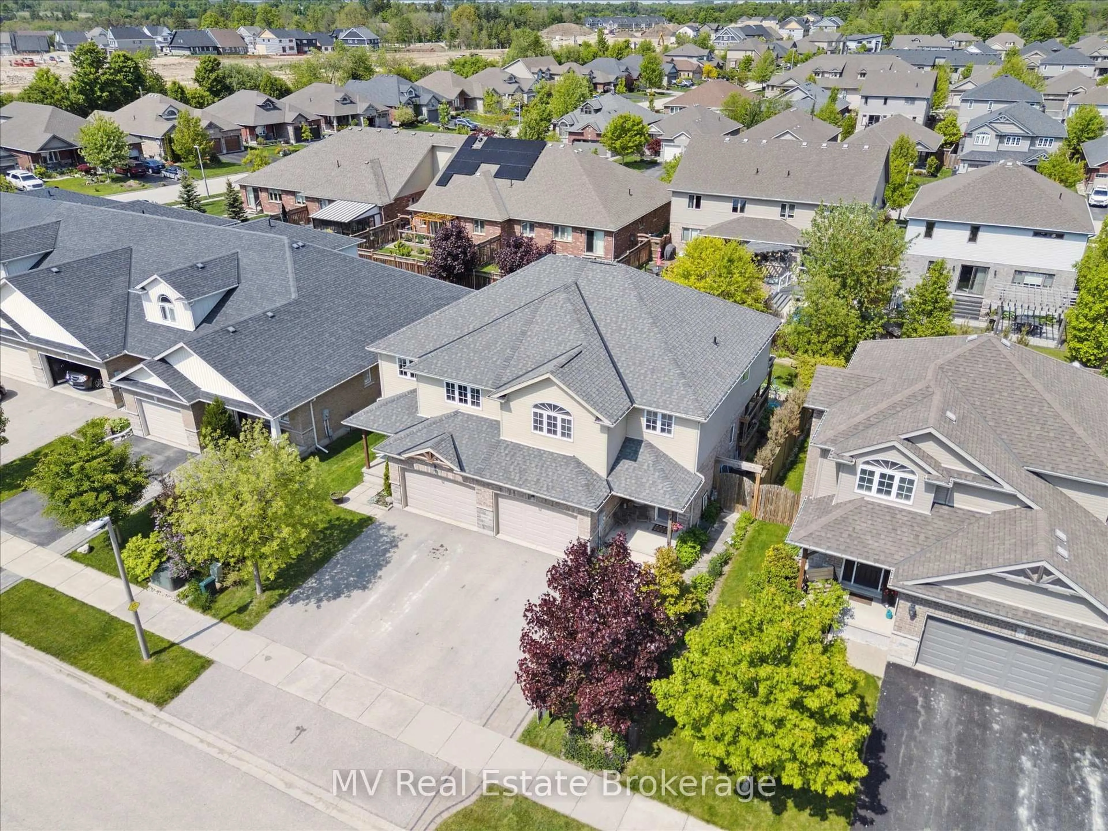 A pic from outside/outdoor area/front of a property/back of a property/a pic from drone, street for 71 Healey St, Centre Wellington Ontario N0B 1S0