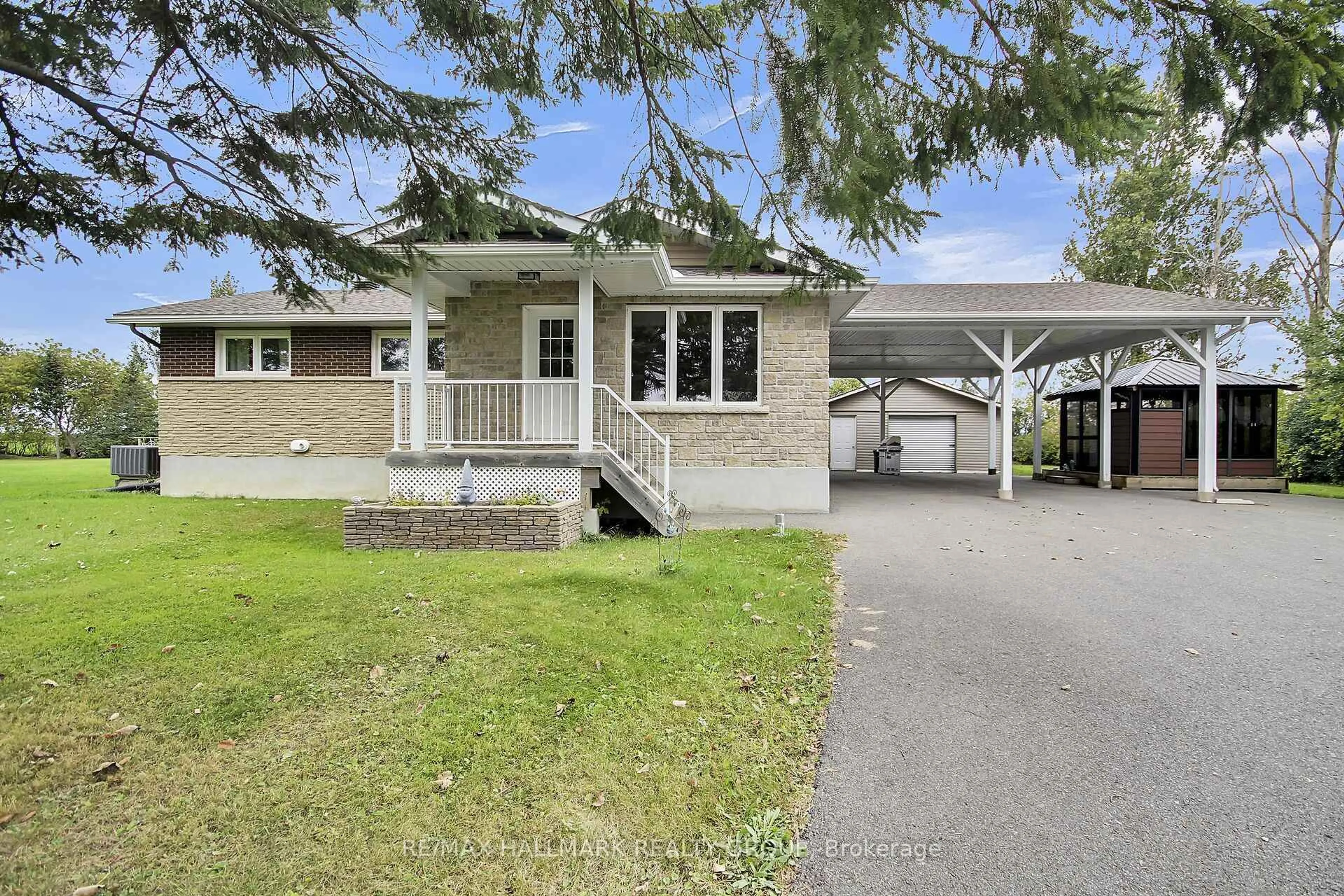 Unknown for 8441 Mitch Owens Dr, Ottawa Ontario K0A 1V0