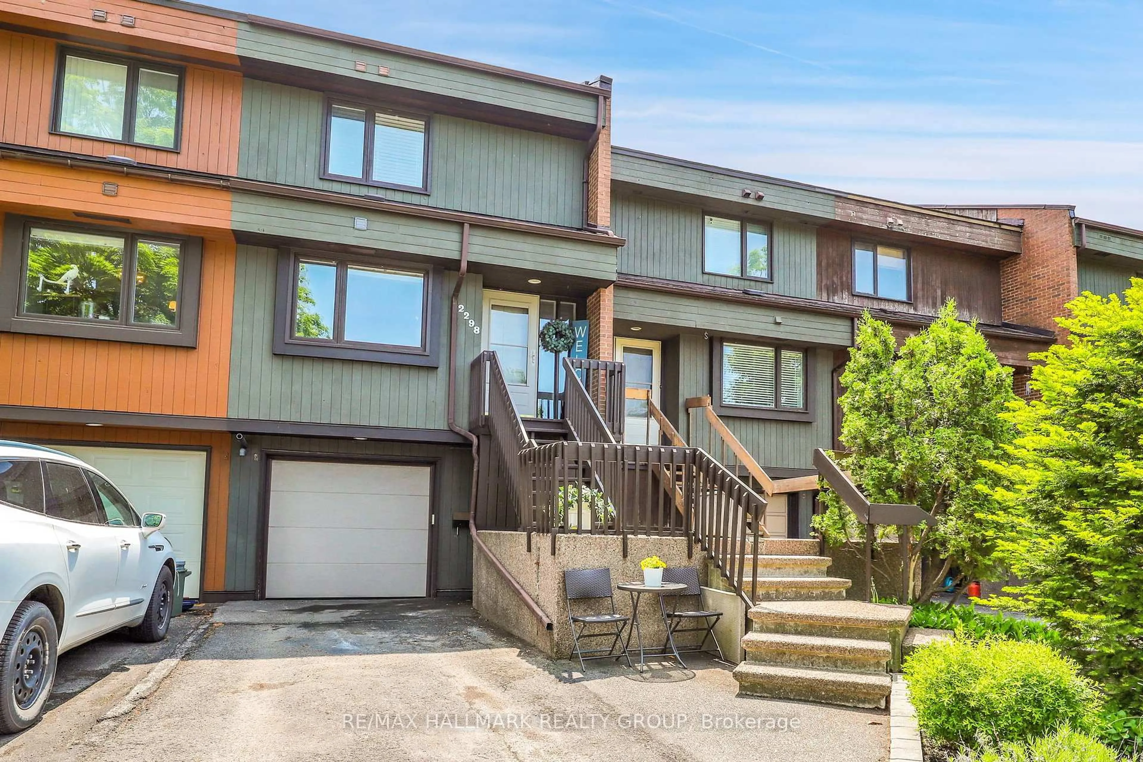 Unknown for 2298 Walsh Ave, Ottawa Ontario K2B 7C2