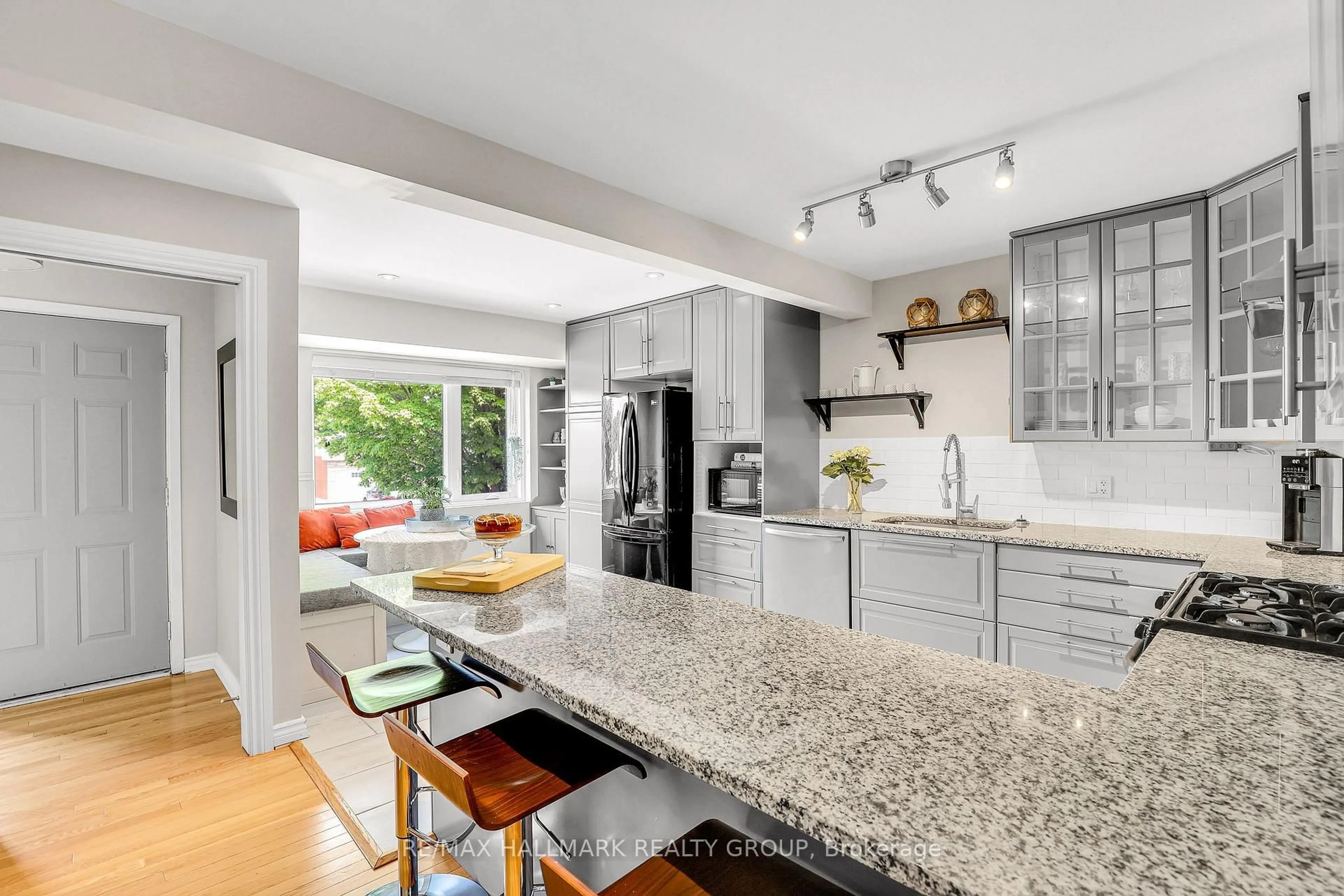 Open concept kitchen, unknown for 2298 Walsh Ave, Ottawa Ontario K2B 7C2