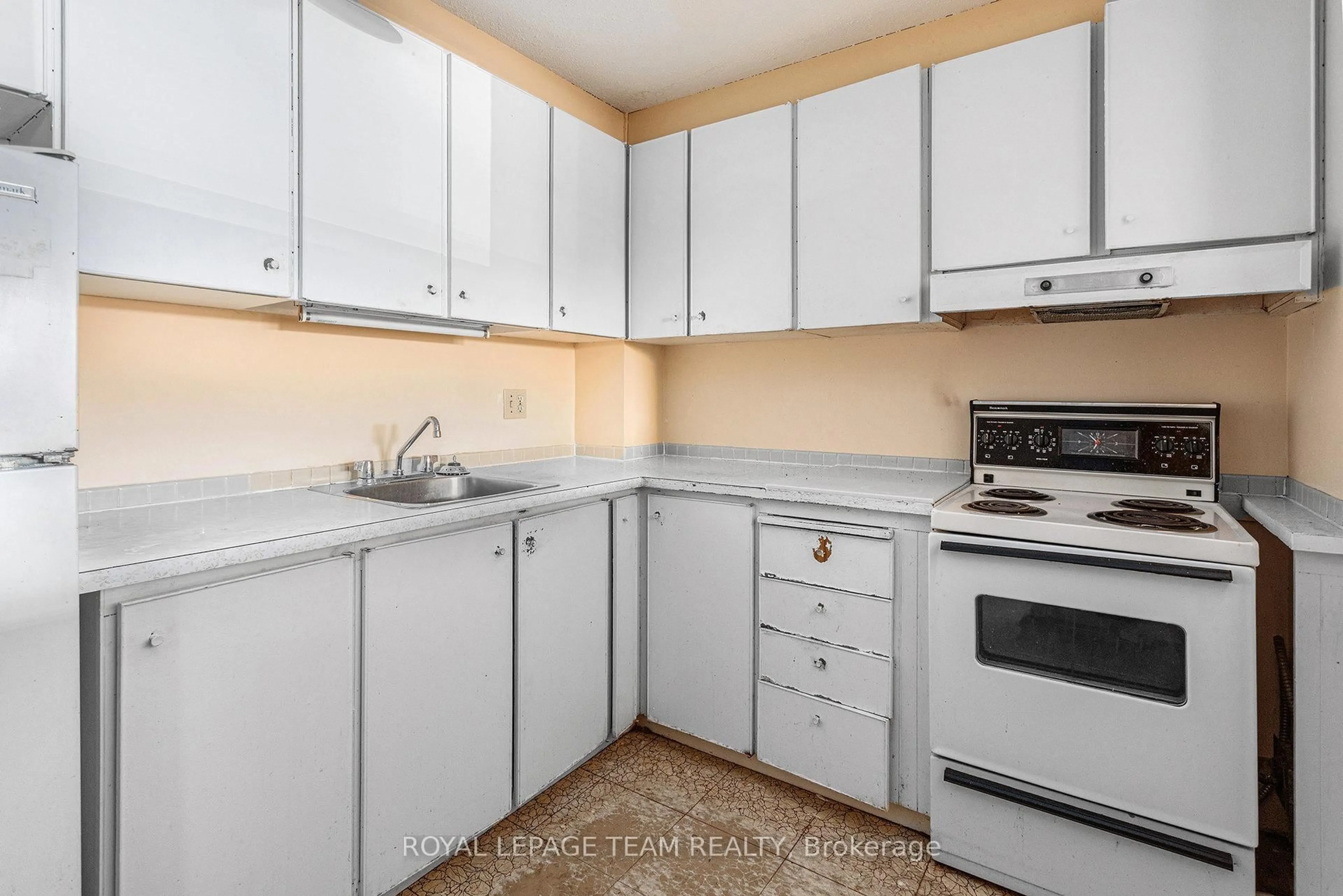 Standard kitchen, unknown for 3100 Carling Ave #208, Ottawa Ontario K2B 6J6