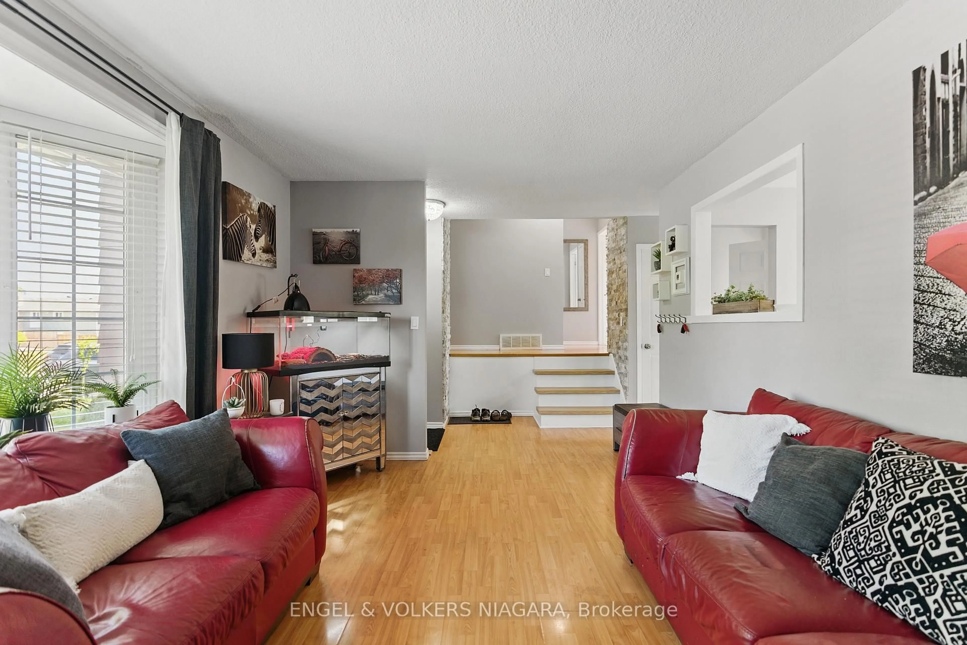 Living room with furniture, unknown for 6137 Kirkland Dr, Niagara Falls Ontario L2H 2A7
