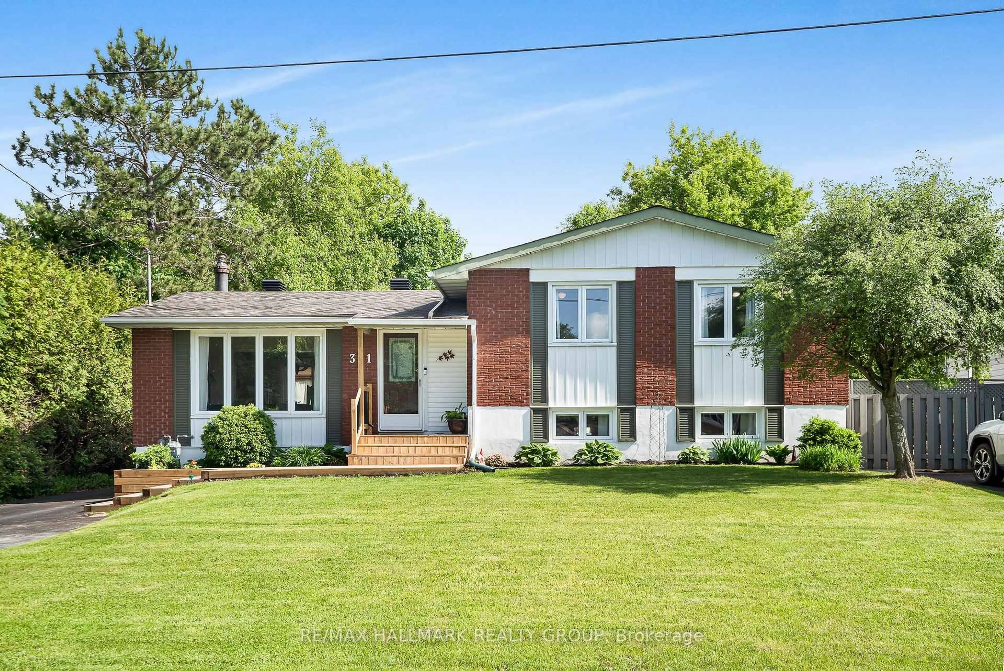 Home with brick exterior material, street for 311 Helene St, Clarence-Rockland Ontario K4K 1G4