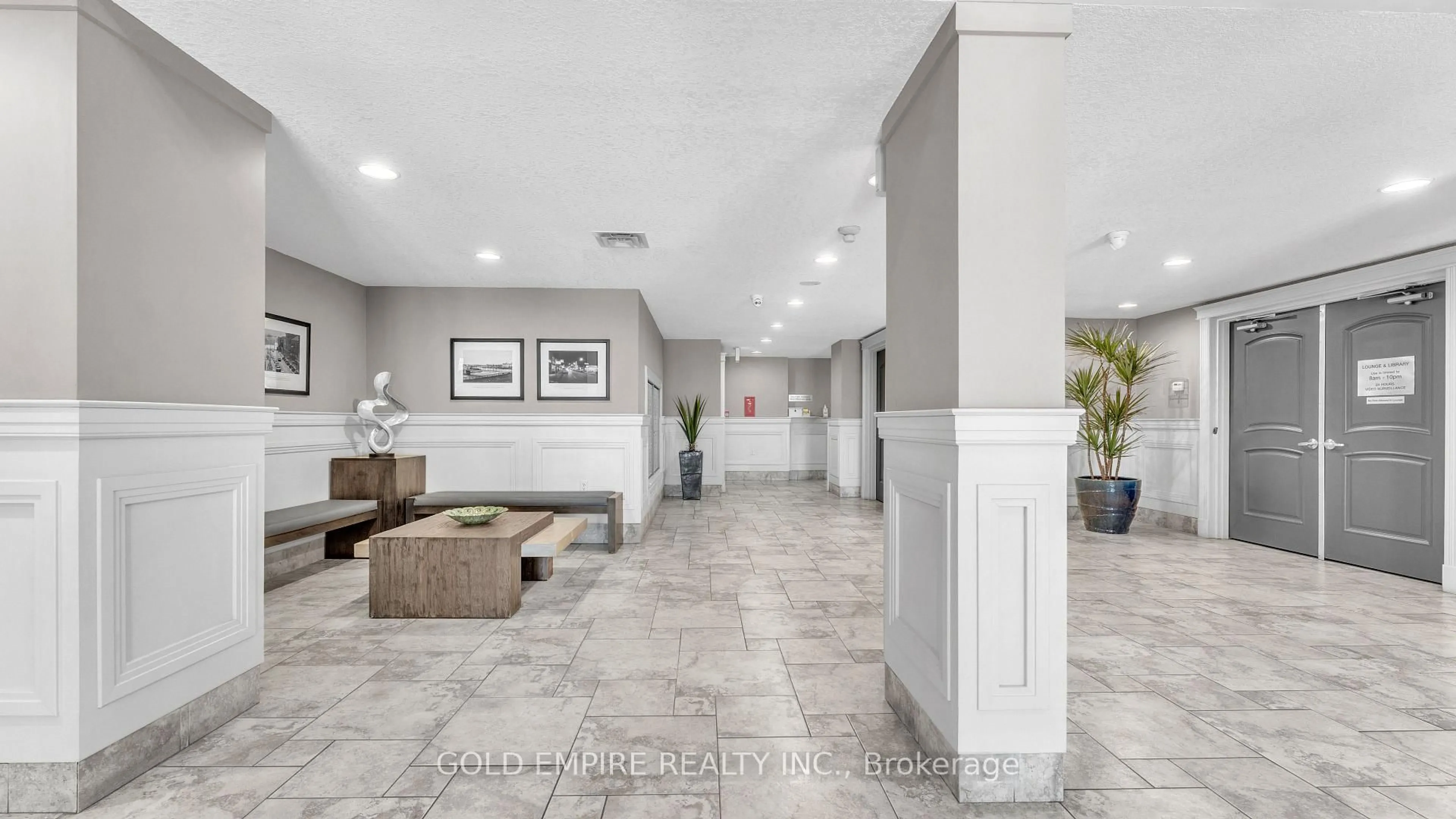 Lobby for 250 Pall Mall St #507, London East Ontario N6A 6K3