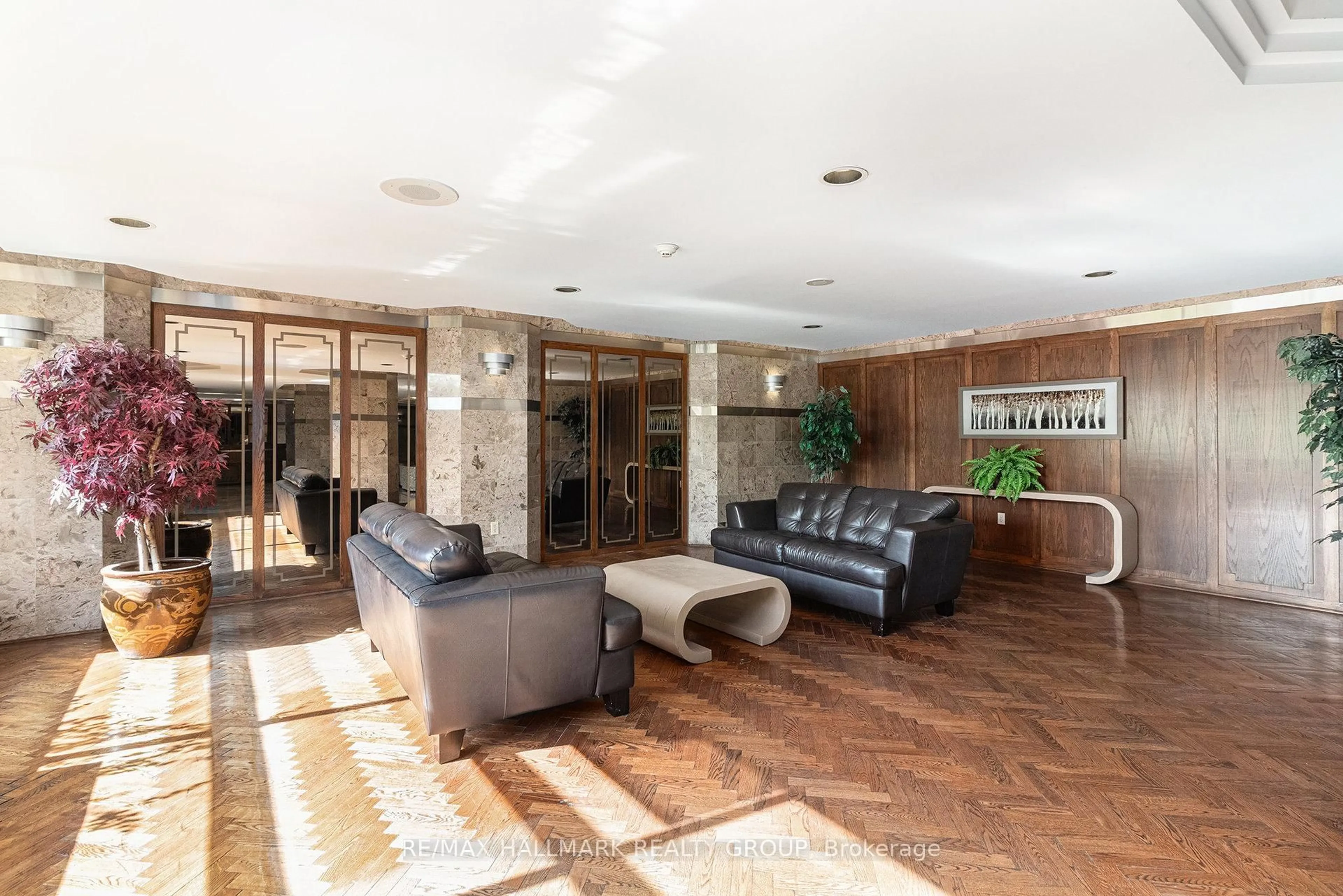 Lobby for 2759 Carousel Cres #1407, Ottawa Ontario K1T 2N5