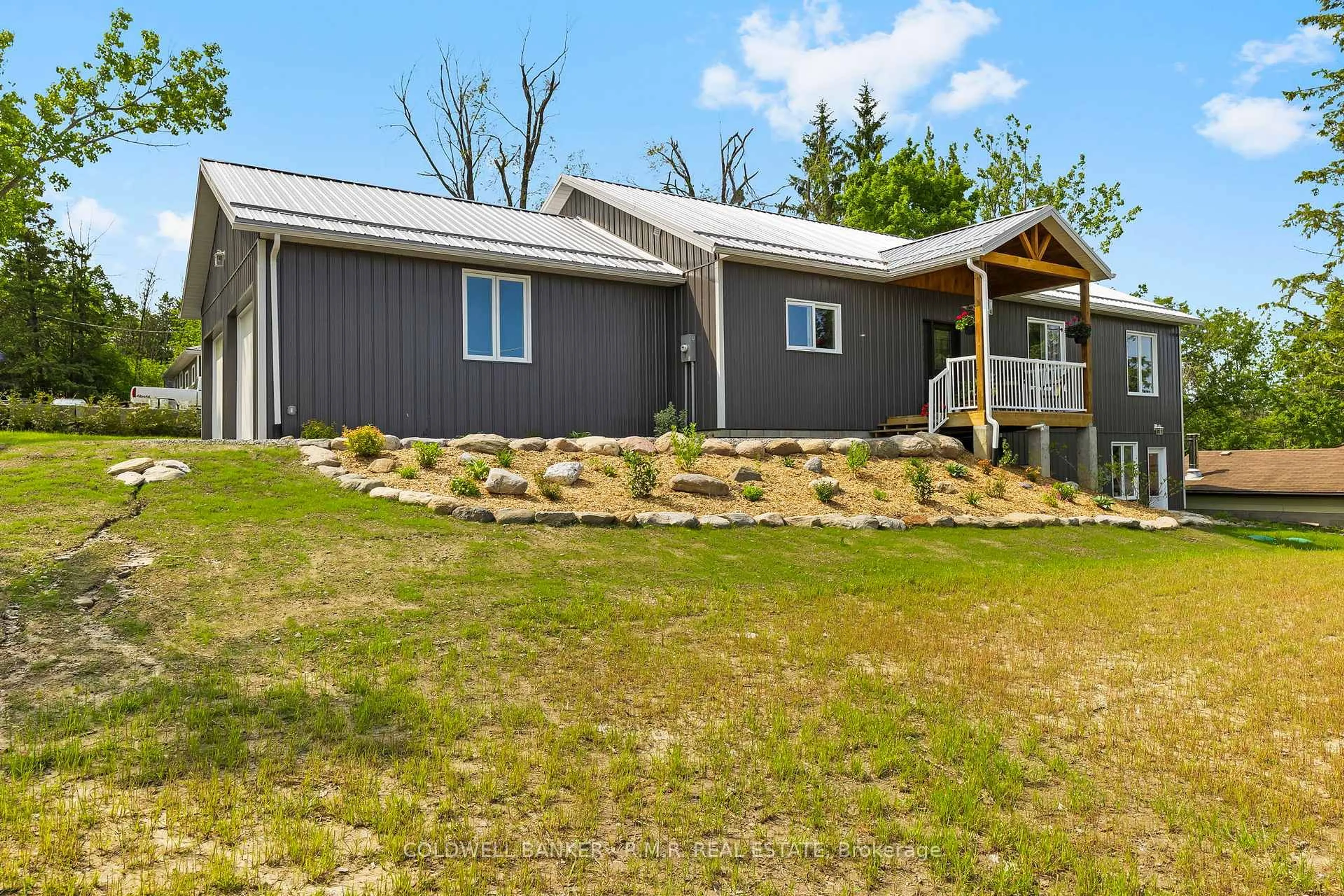 Home with vinyl exterior material, unknown for 213 Pleasant Point Rd, Kawartha Lakes Ontario K9V 4R6