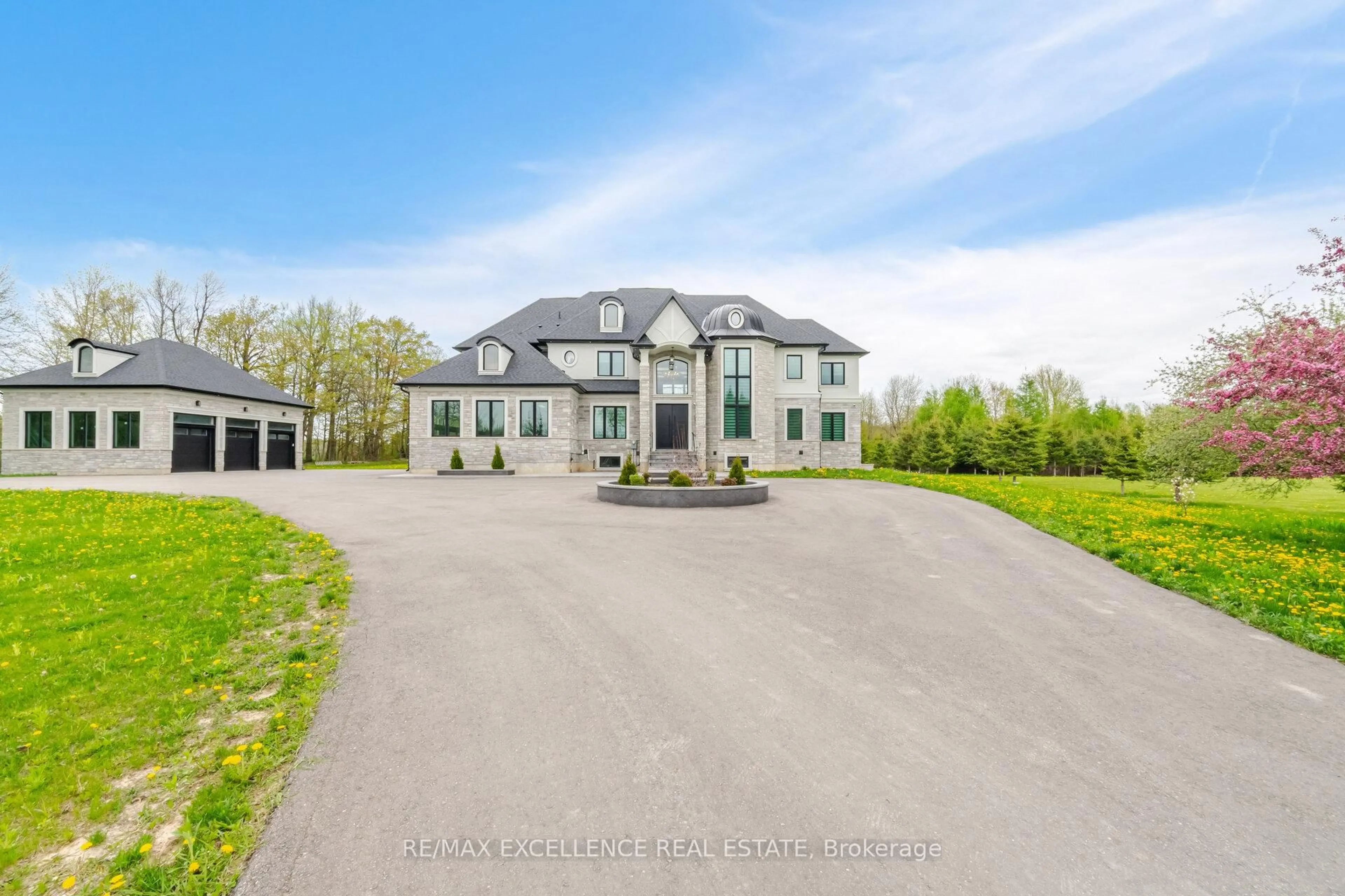 A pic from outside/outdoor area/front of a property/back of a property/a pic from drone, building for 4937 6th Line, Erin Ontario L7J 2L8