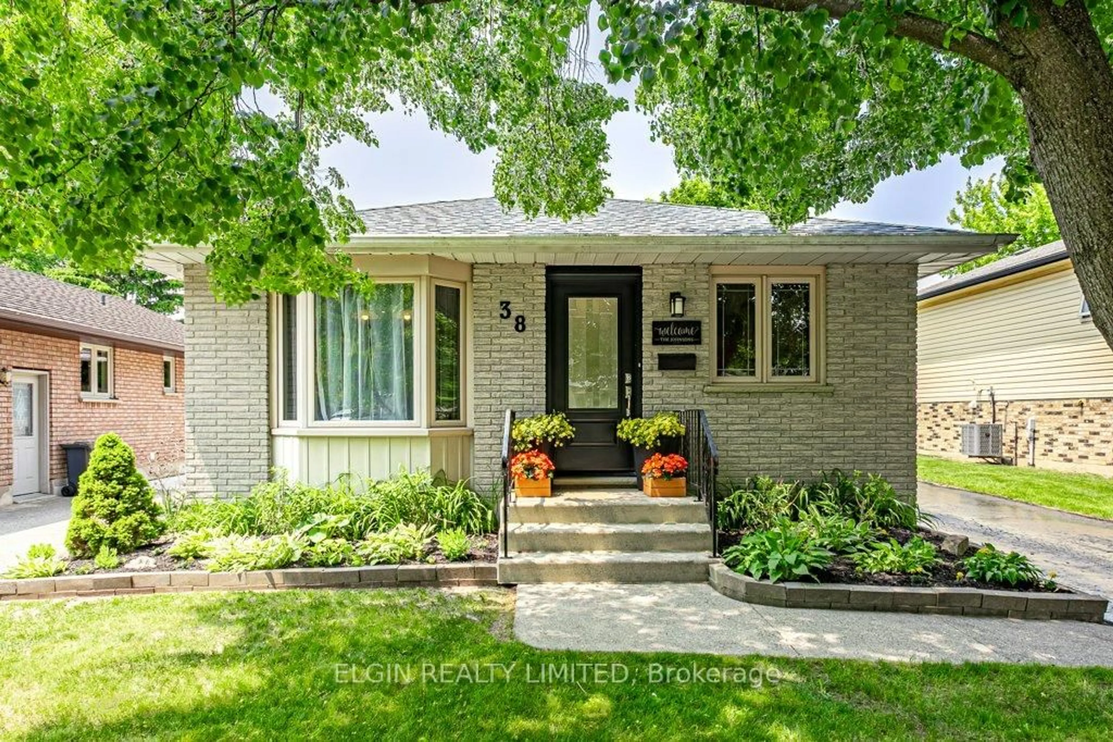 Home with brick exterior material, street for 38 Farmington Ave, Aylmer Ontario N5H 3E4