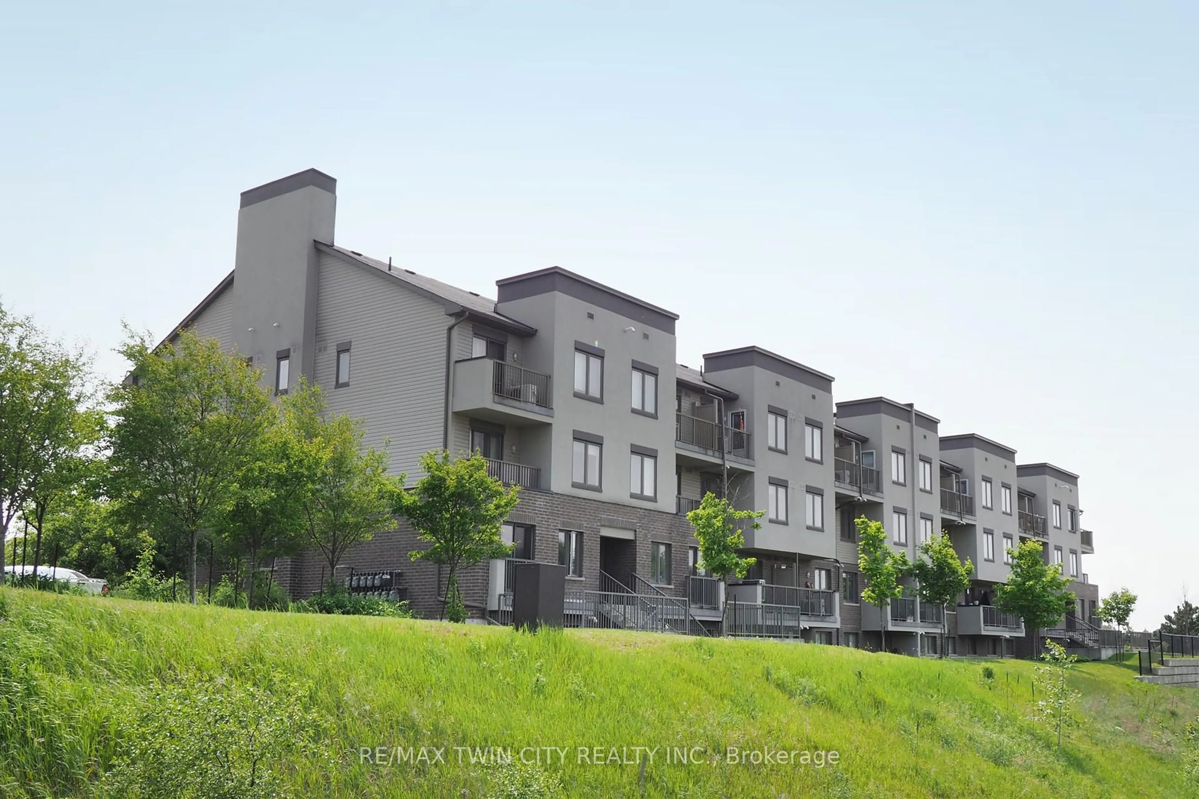 Unknown for 350 Fisher Mills Rd #18, Cambridge Ontario N3C 0G8