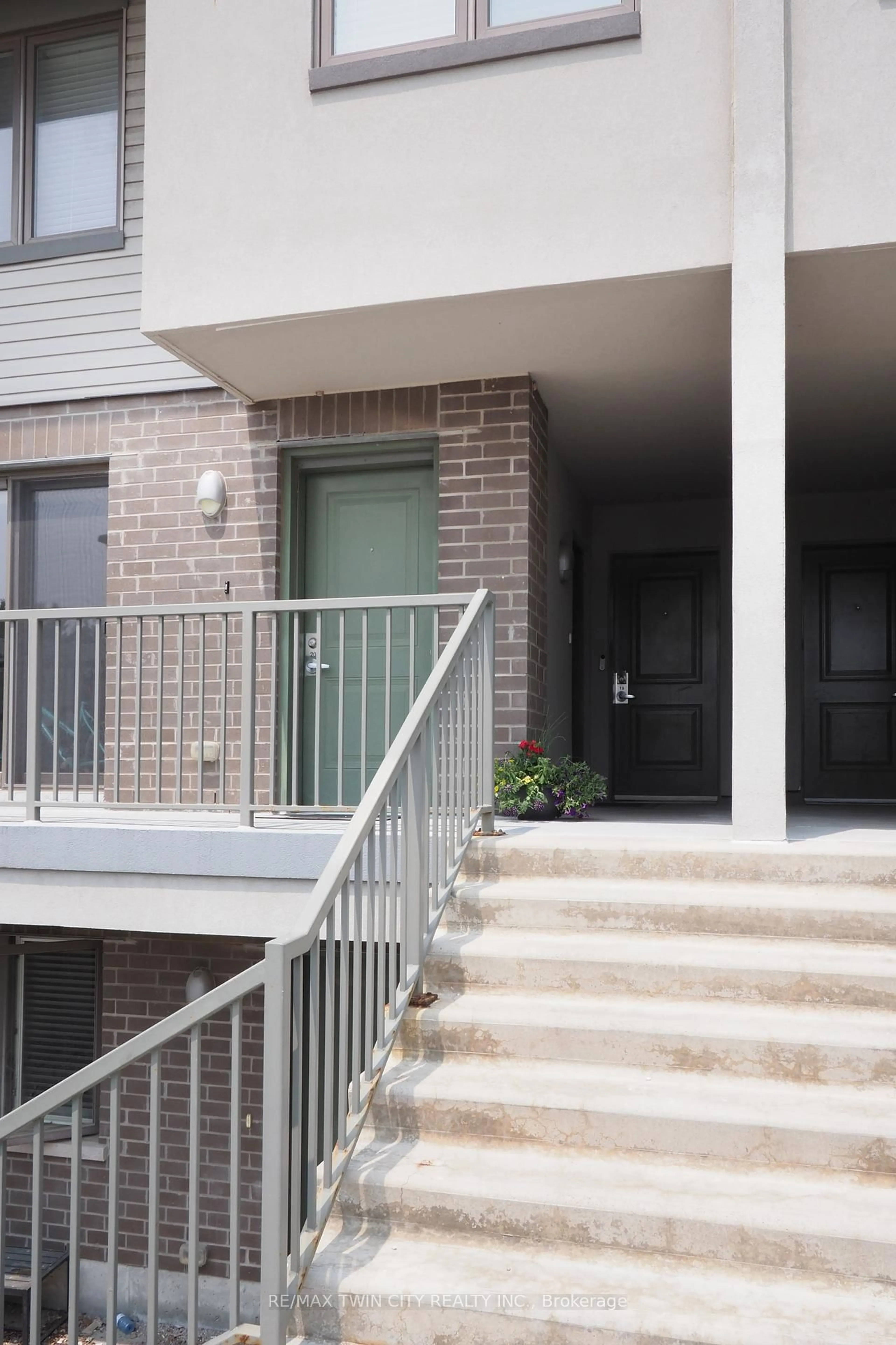 Unknown for 350 Fisher Mills Rd #18, Cambridge Ontario N3C 0G8
