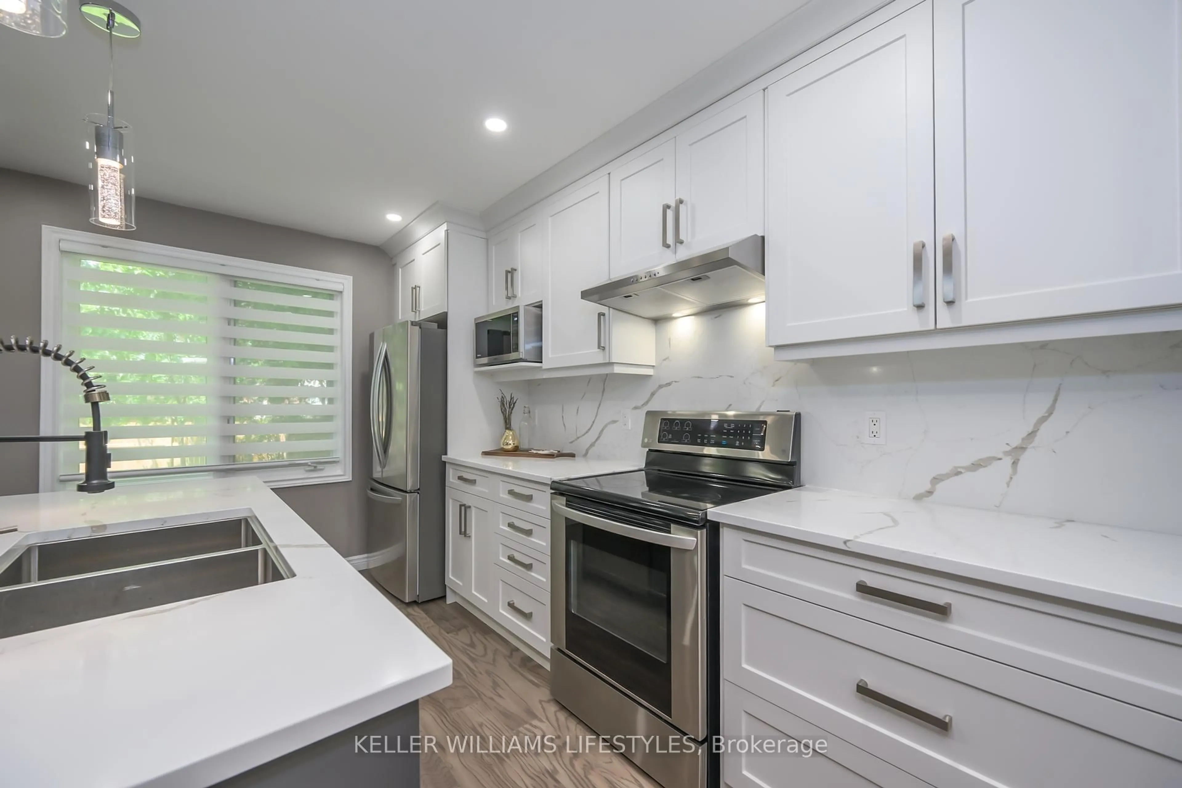 Contemporary kitchen, unknown for 18 Thunderbird Cres, London South Ontario N6J 4P5