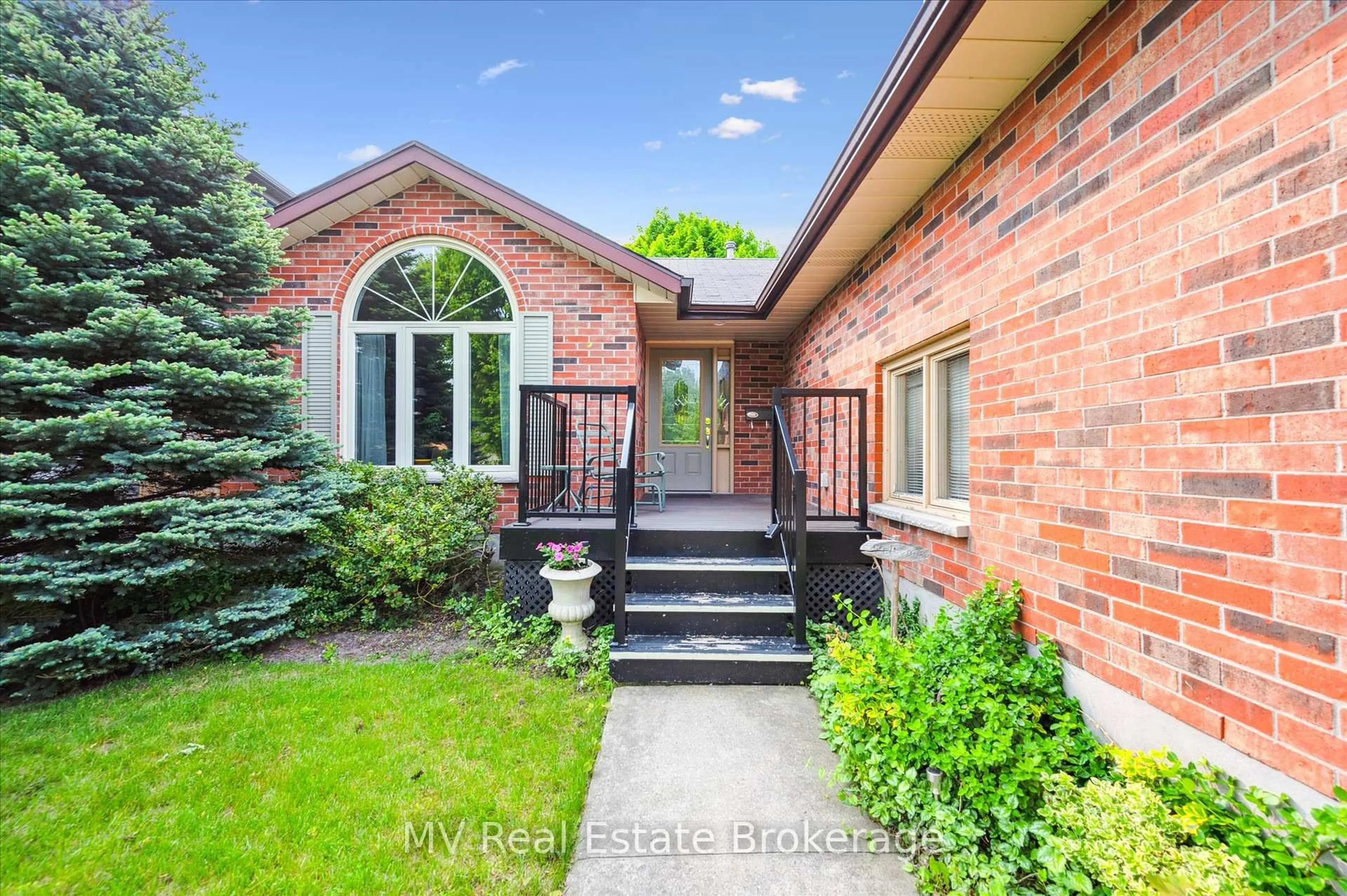 Home with brick exterior material, street for 524 Walker St, Centre Wellington Ontario N1M 3J1