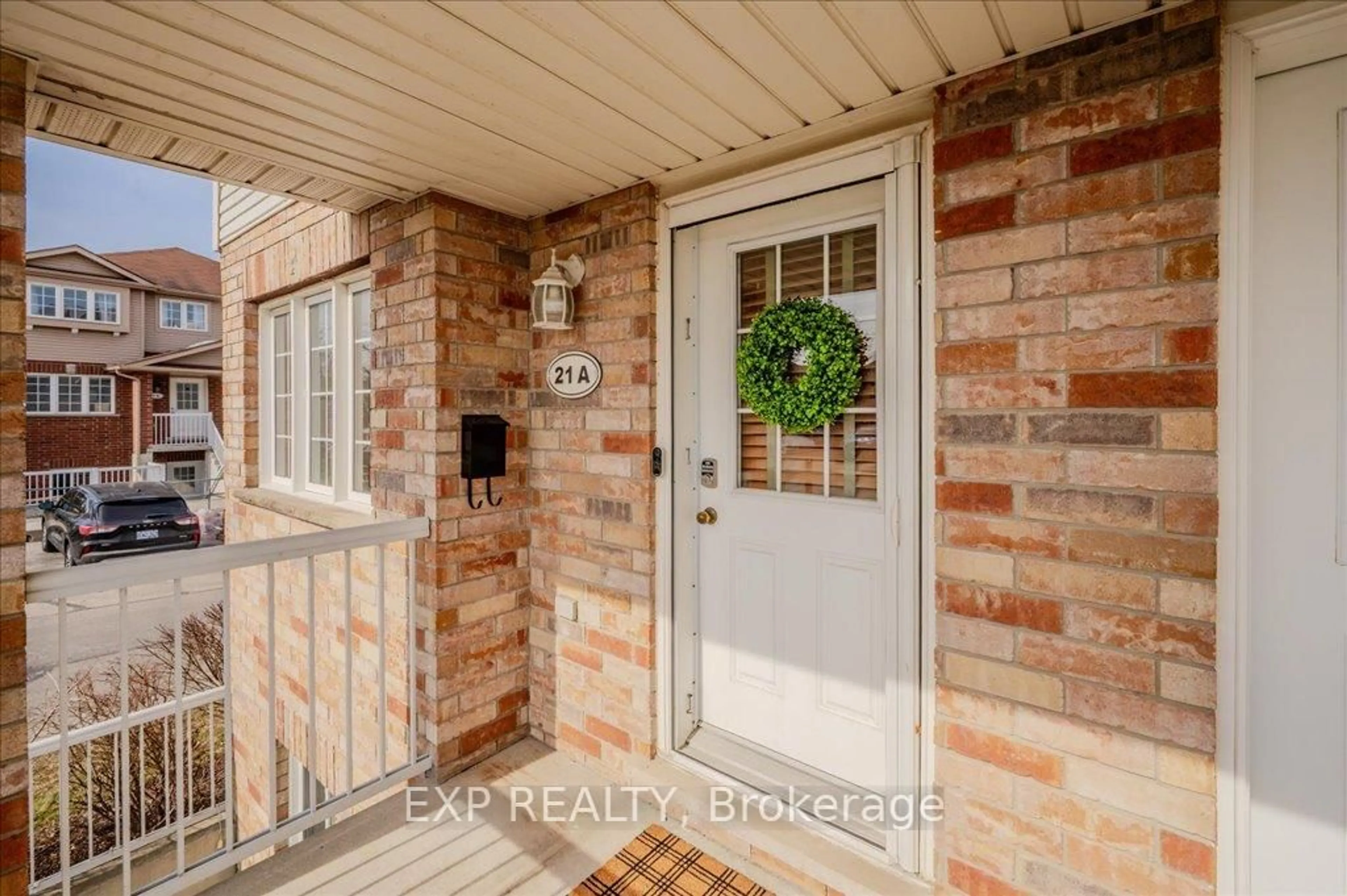 Indoor entryway for 50 Howe Dr #21A, Kitchener Ontario N2E 0A3