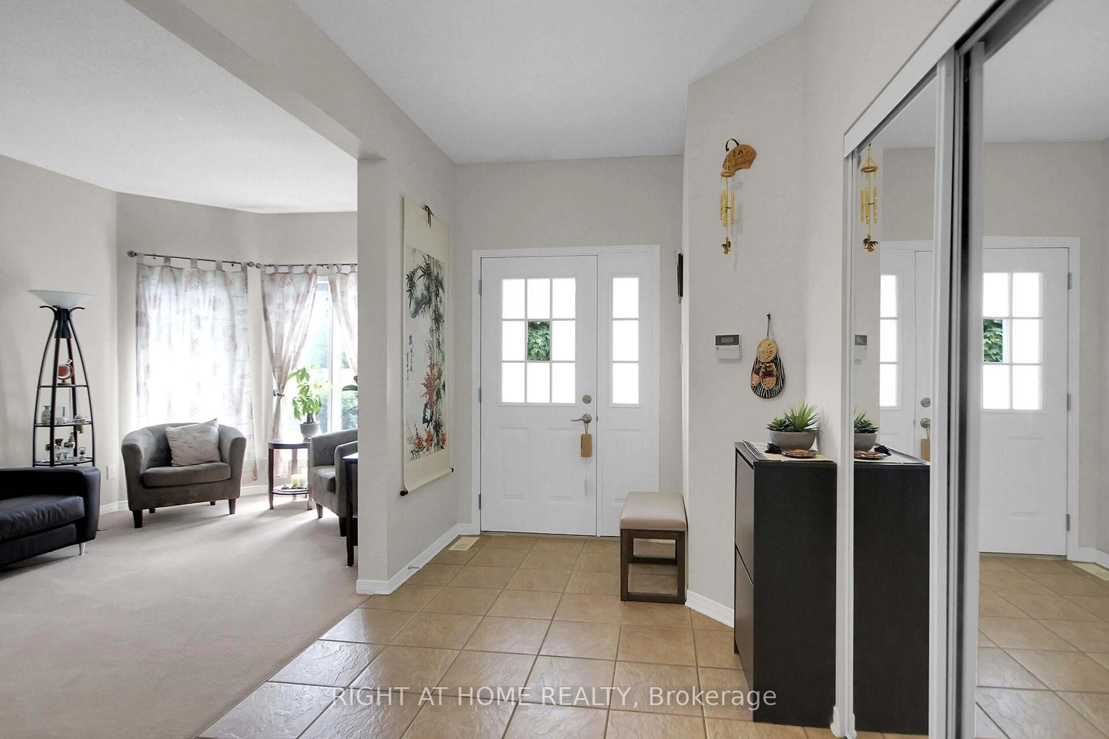 Indoor entryway for 13 Sirocco Cres, Stittsville Ontario K2S 1Z7