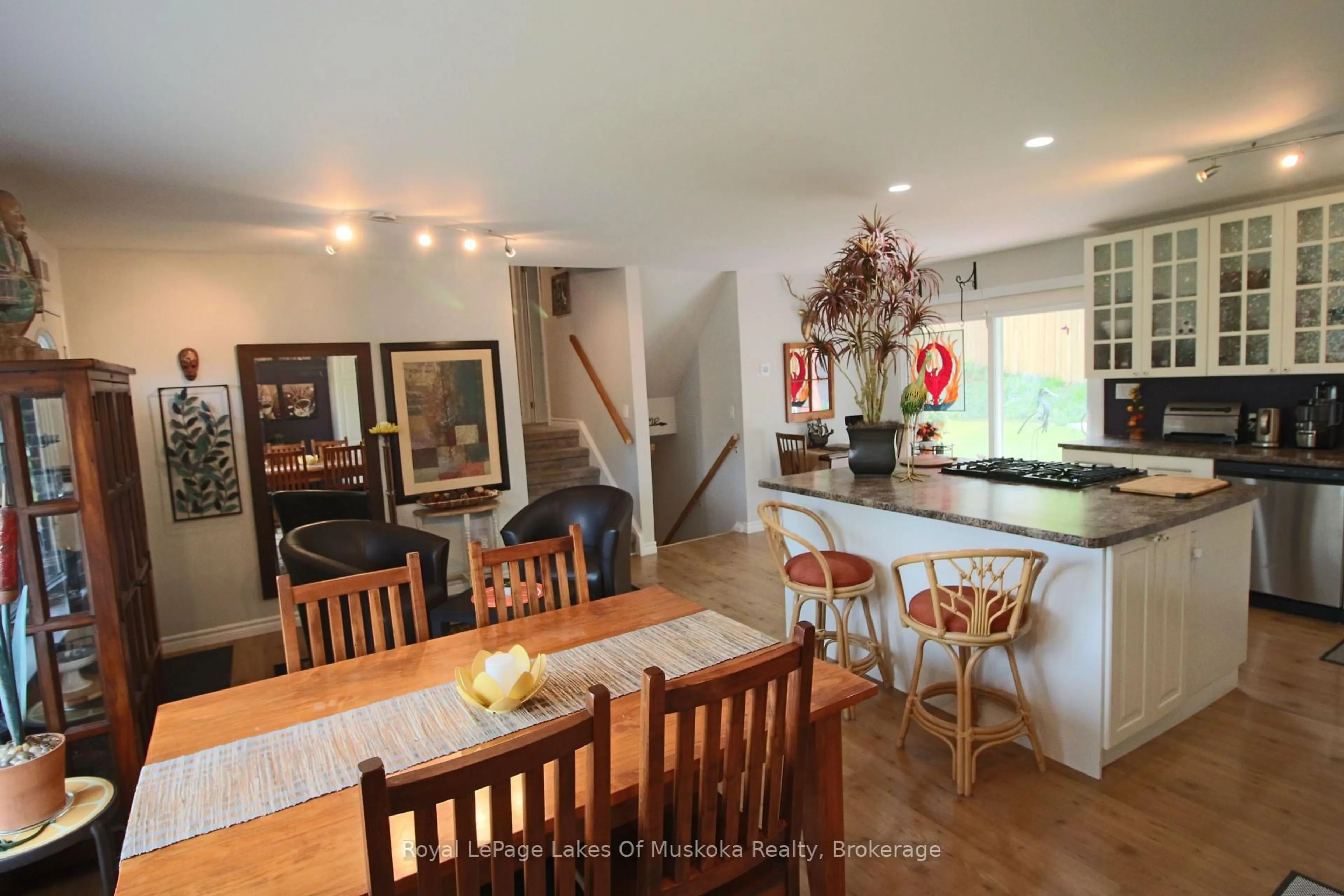 Open concept kitchen, unknown for 11 MEADOW PARK Dr, Huntsville Ontario P1H 1G2
