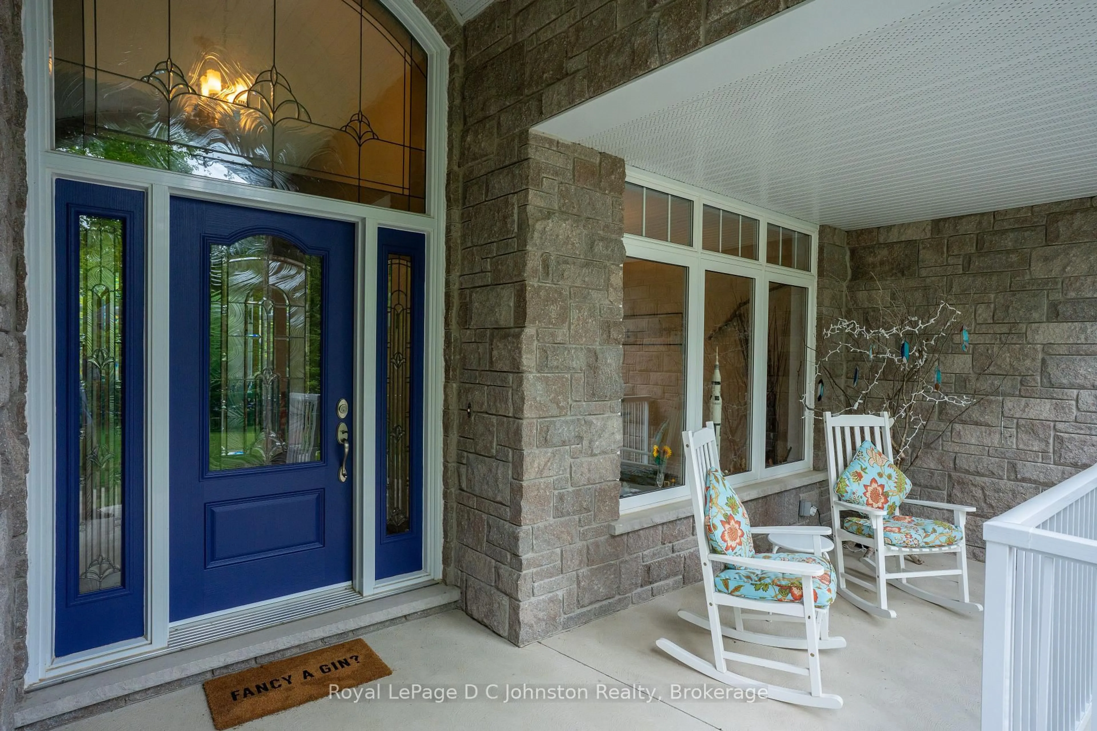 Indoor entryway for 32 Pegasus Trails, Saugeen Shores Ontario N0H 2C6