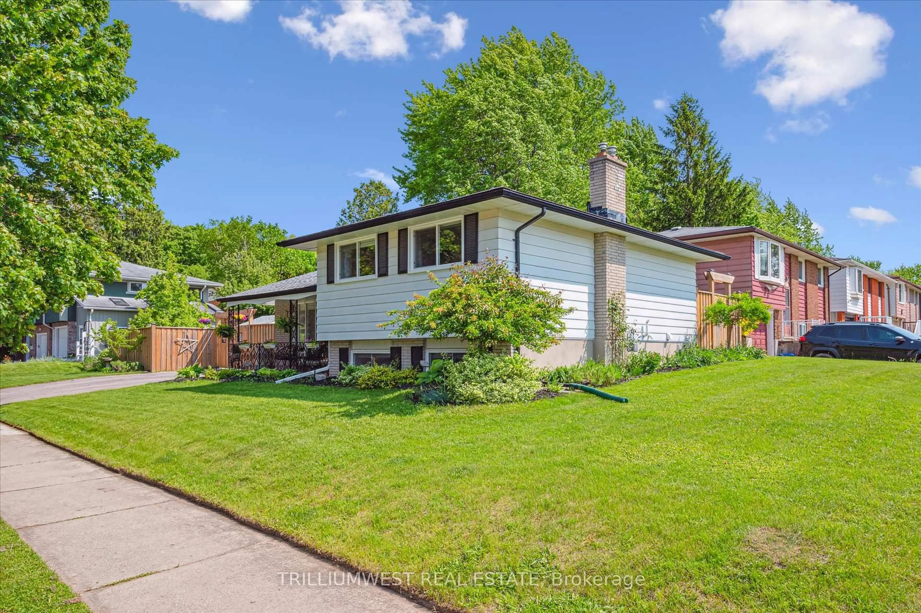 Home with vinyl exterior material, street for 291 Parkmount Dr, Waterloo Ontario N2L 4M9