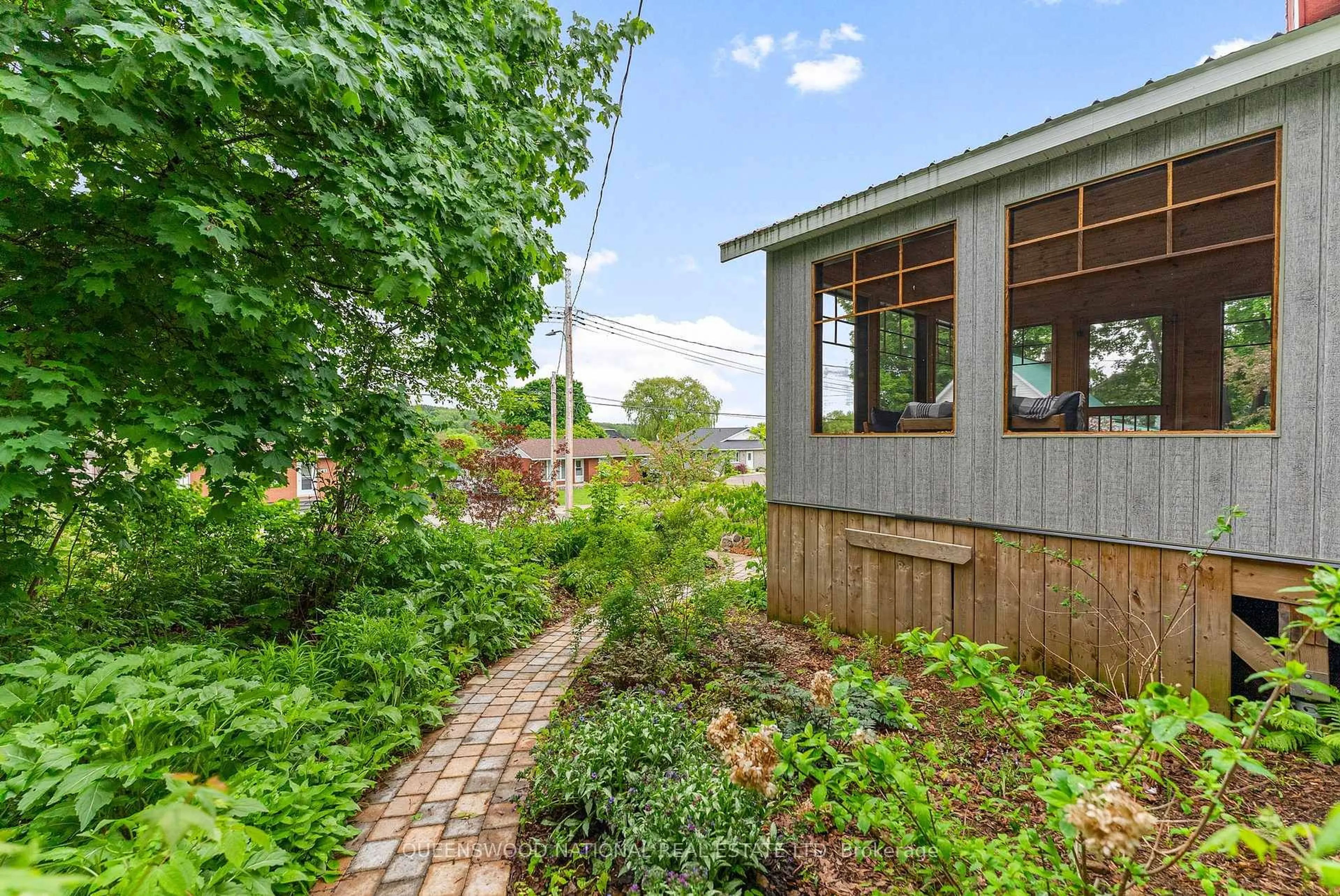 Patio, street for 156 Wellington St, Eganville Ontario K0J 1T0