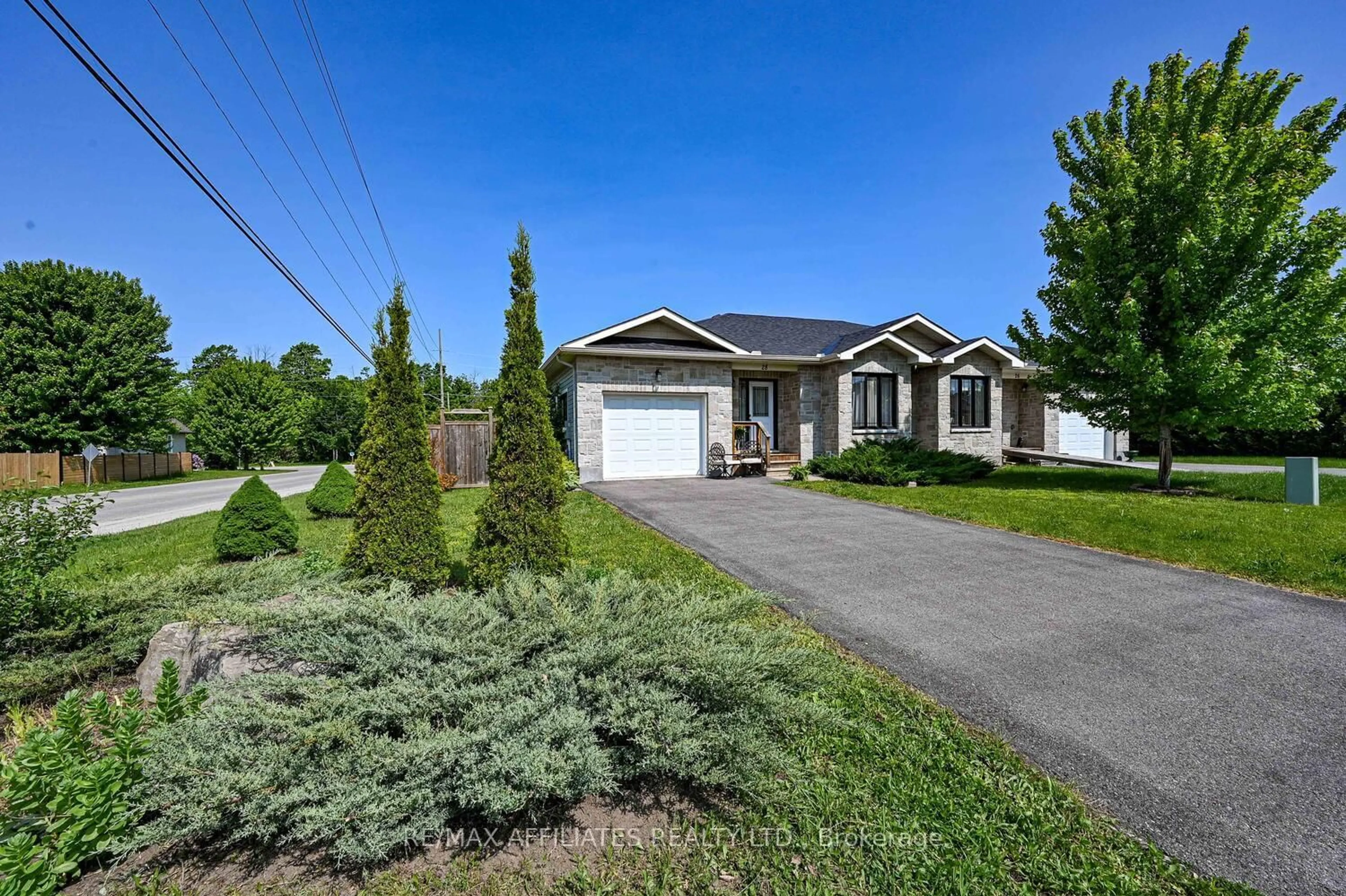 Unknown for 28 Lee Ave, Smiths Falls Ontario K7A 0A2