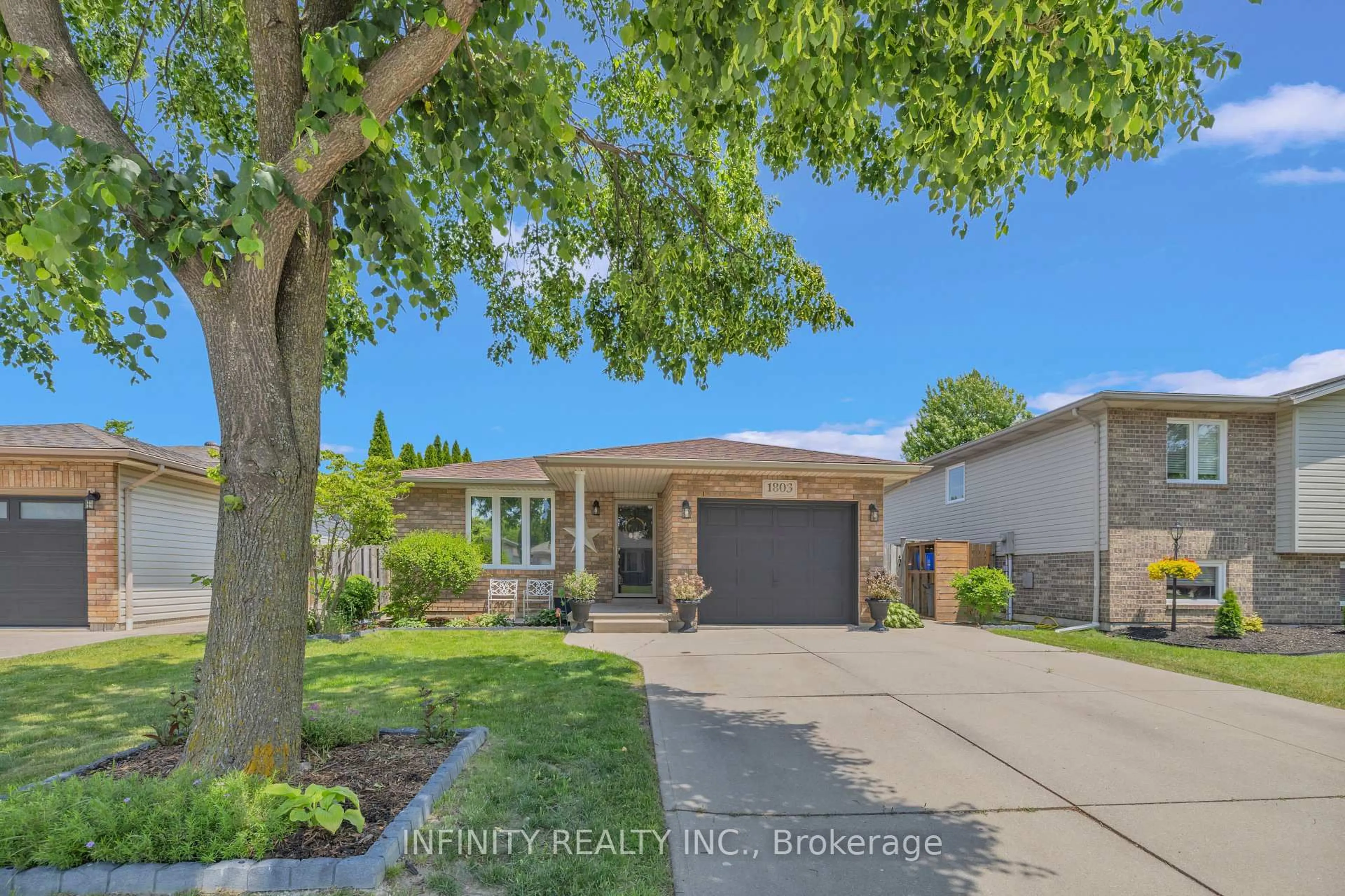 Home with brick exterior material, street for 1803 Vicky Circ, Windsor Ontario N8W 5P7
