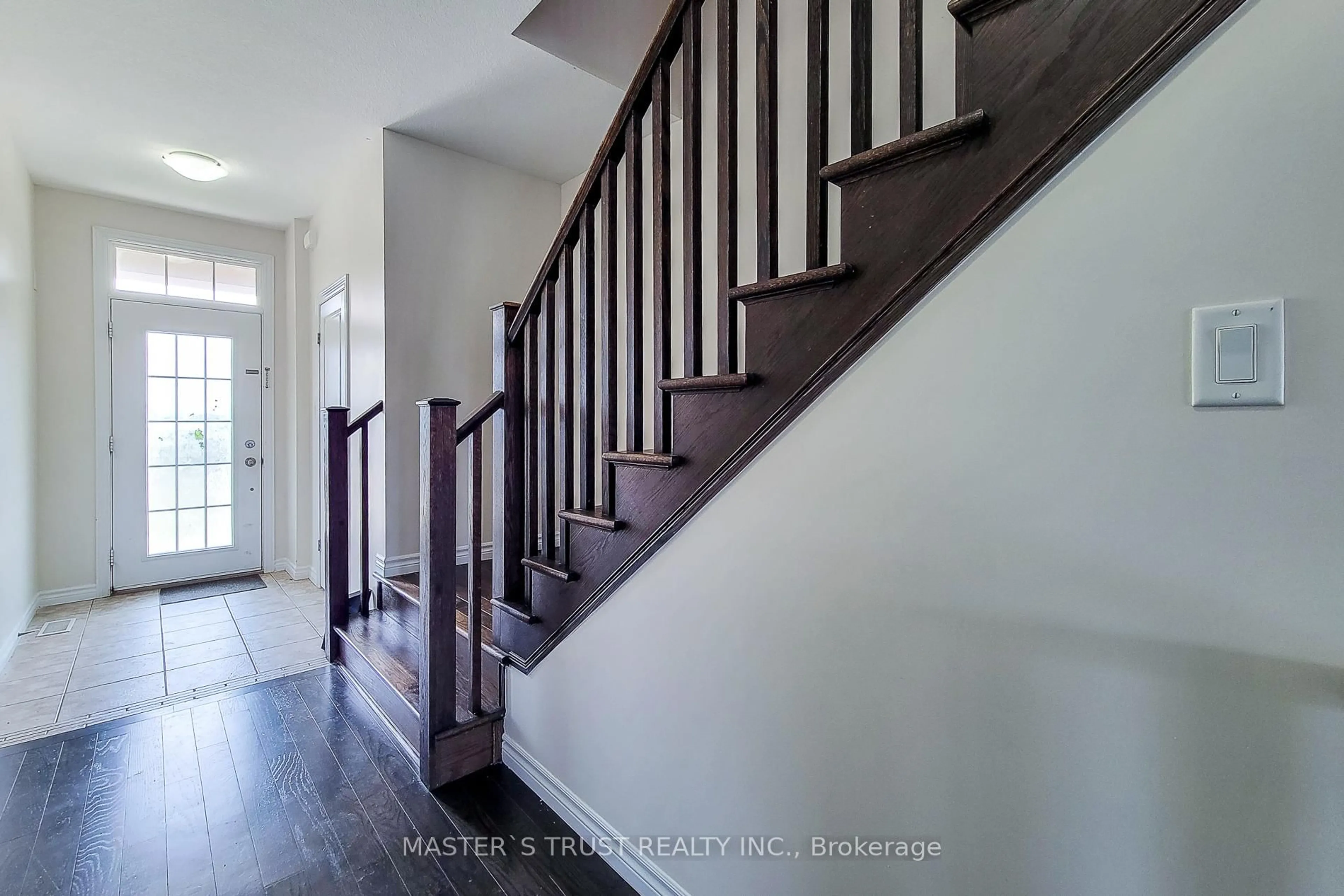 Stairs for 74 Vinton Rd, Hamilton Ontario L9K 0G6
